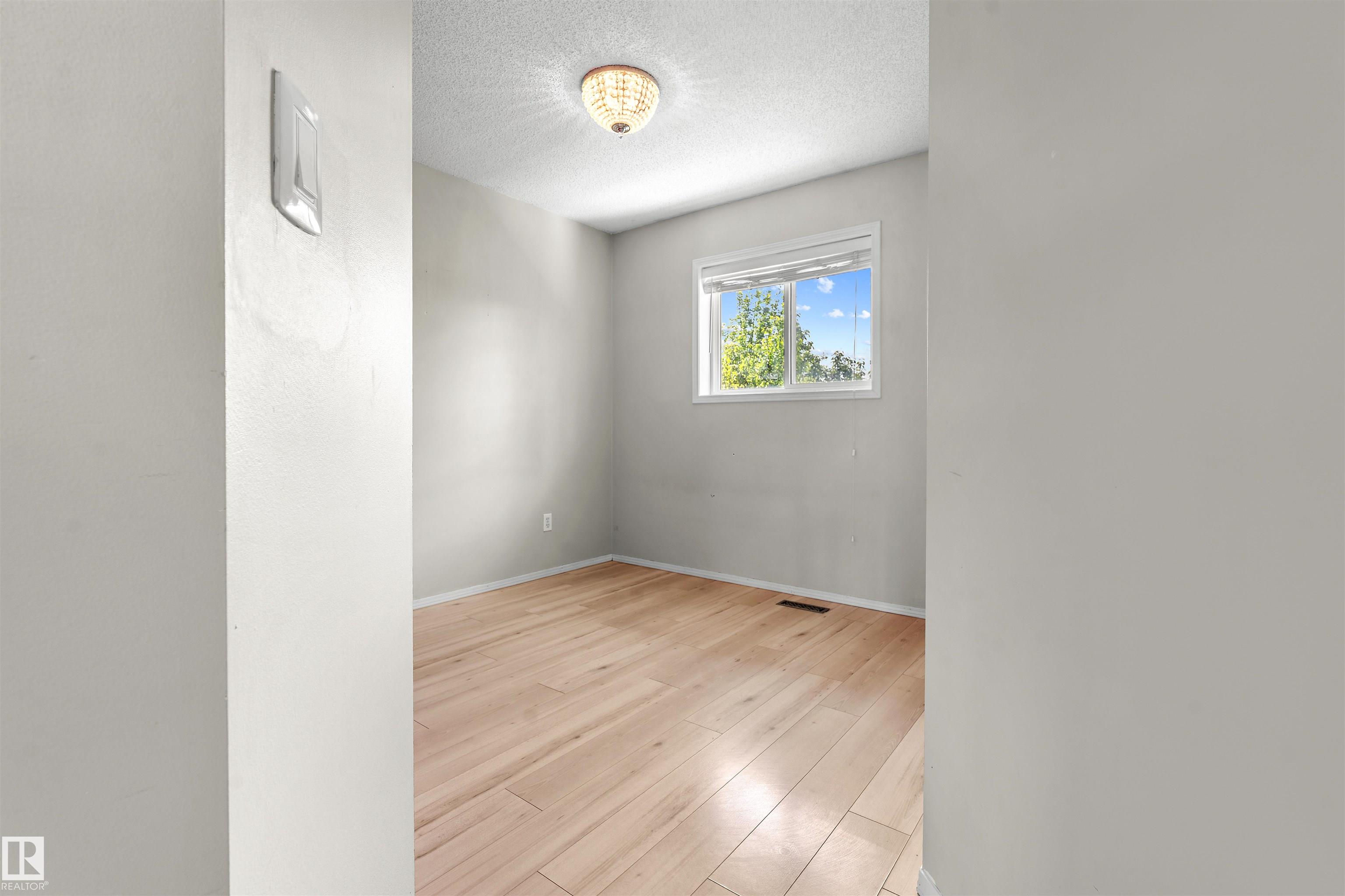 Photo 24 at 32 - 3311 58 Street NW, Tawa, Edmonton