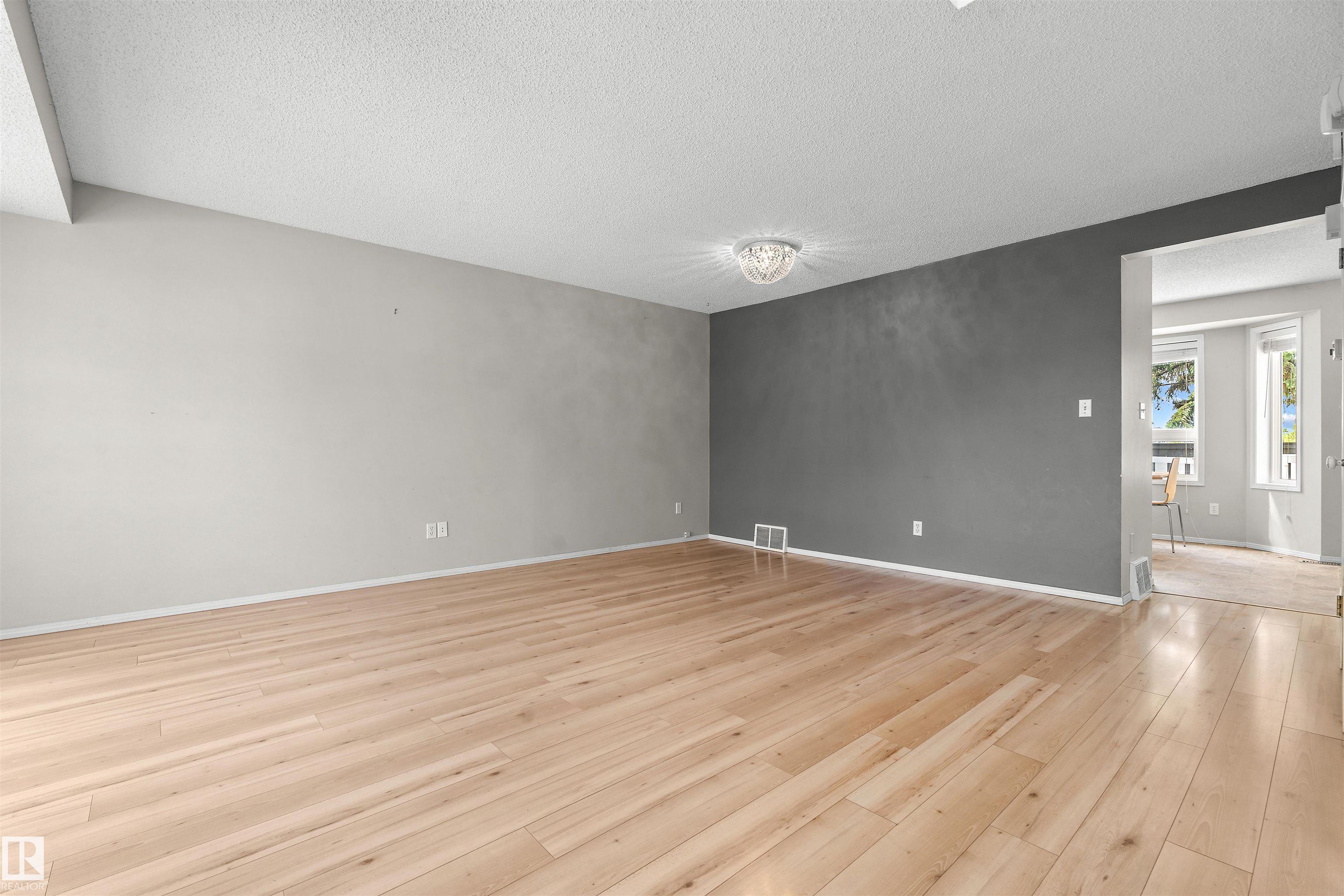32 - 3311 58 Street NW, Tawa, Edmonton