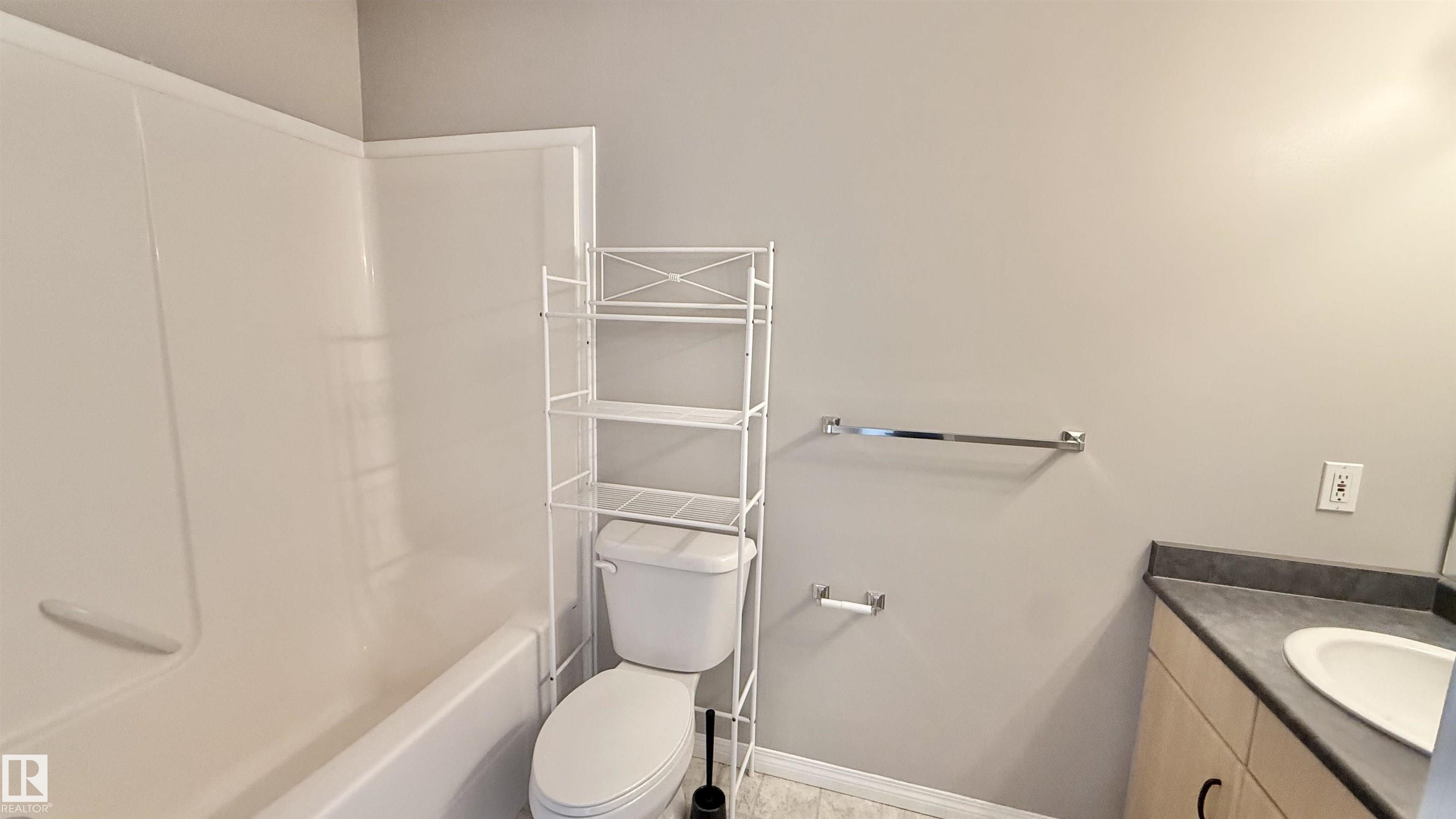 Photo 24 at 9 - 225 Blackburn Drive E SW, Blackburne, Edmonton