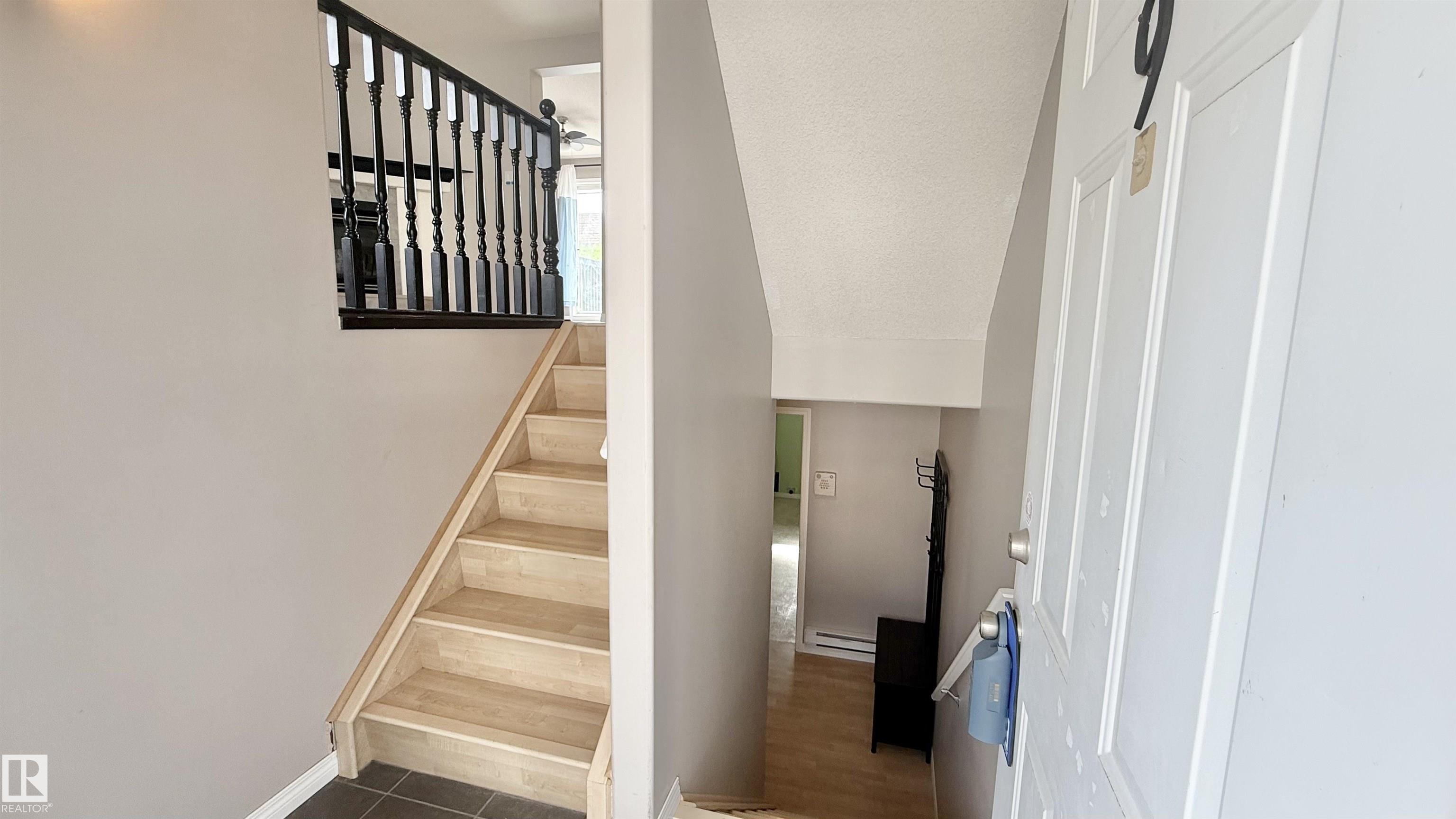 9 - 225 Blackburn Drive E SW, Blackburne, Edmonton