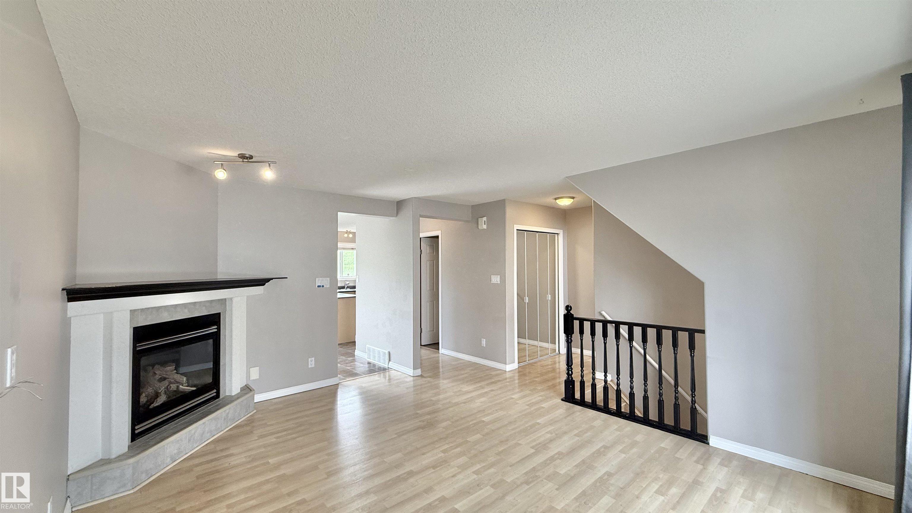 Photo 7 at 9 - 225 Blackburn Drive E SW, Blackburne, Edmonton