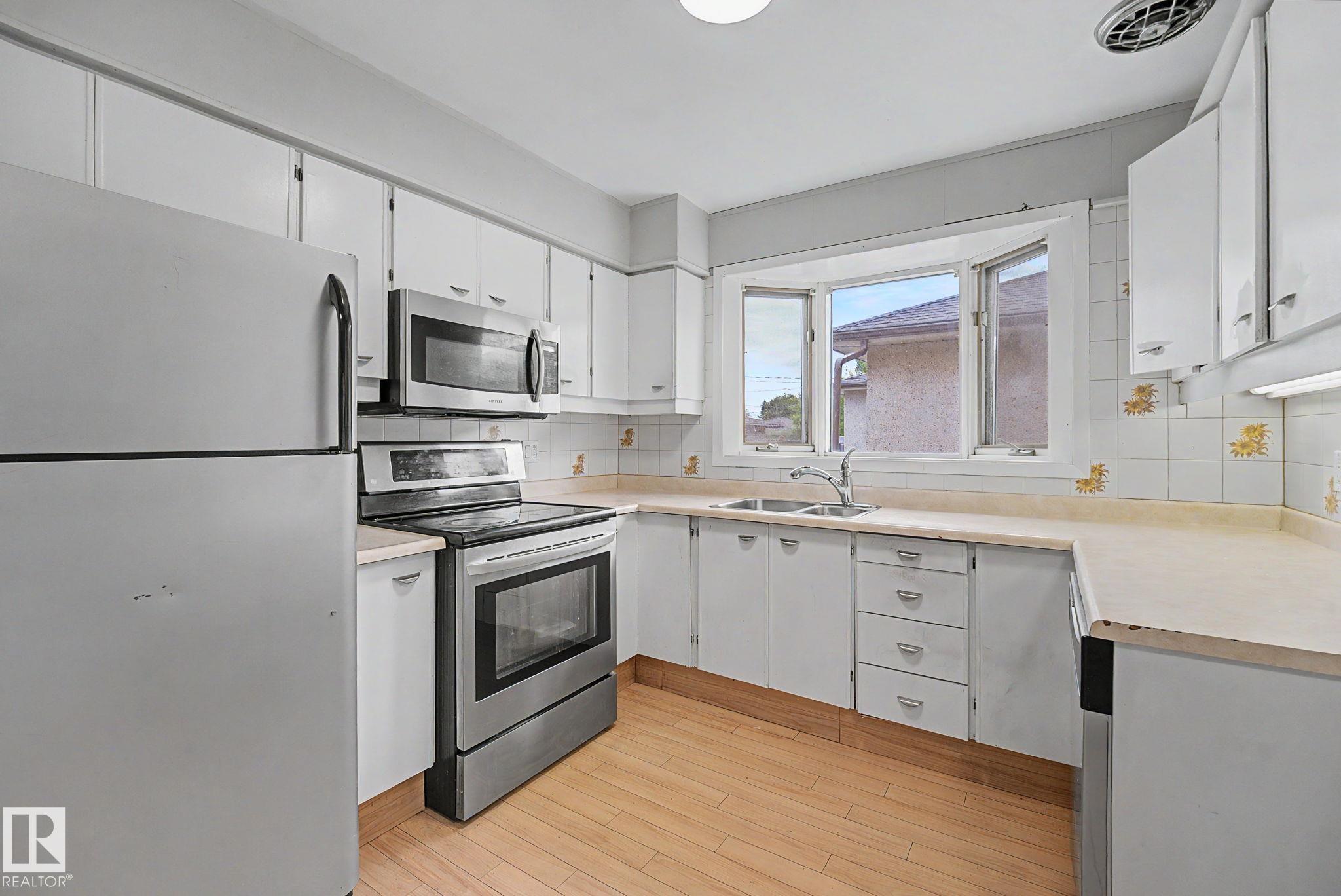 Photo 13 at 10731 163 Street NW, Mayfield, Edmonton