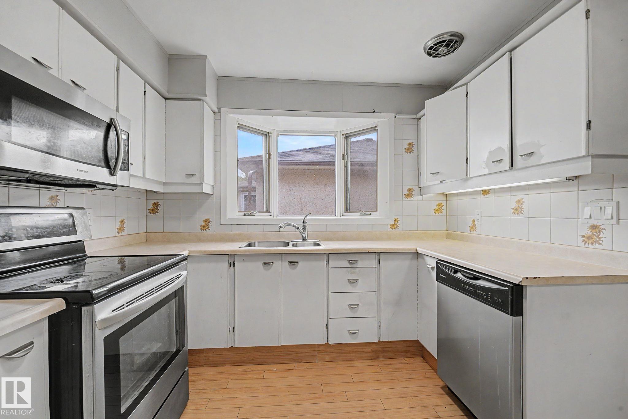 Photo 14 at 10731 163 Street NW, Mayfield, Edmonton