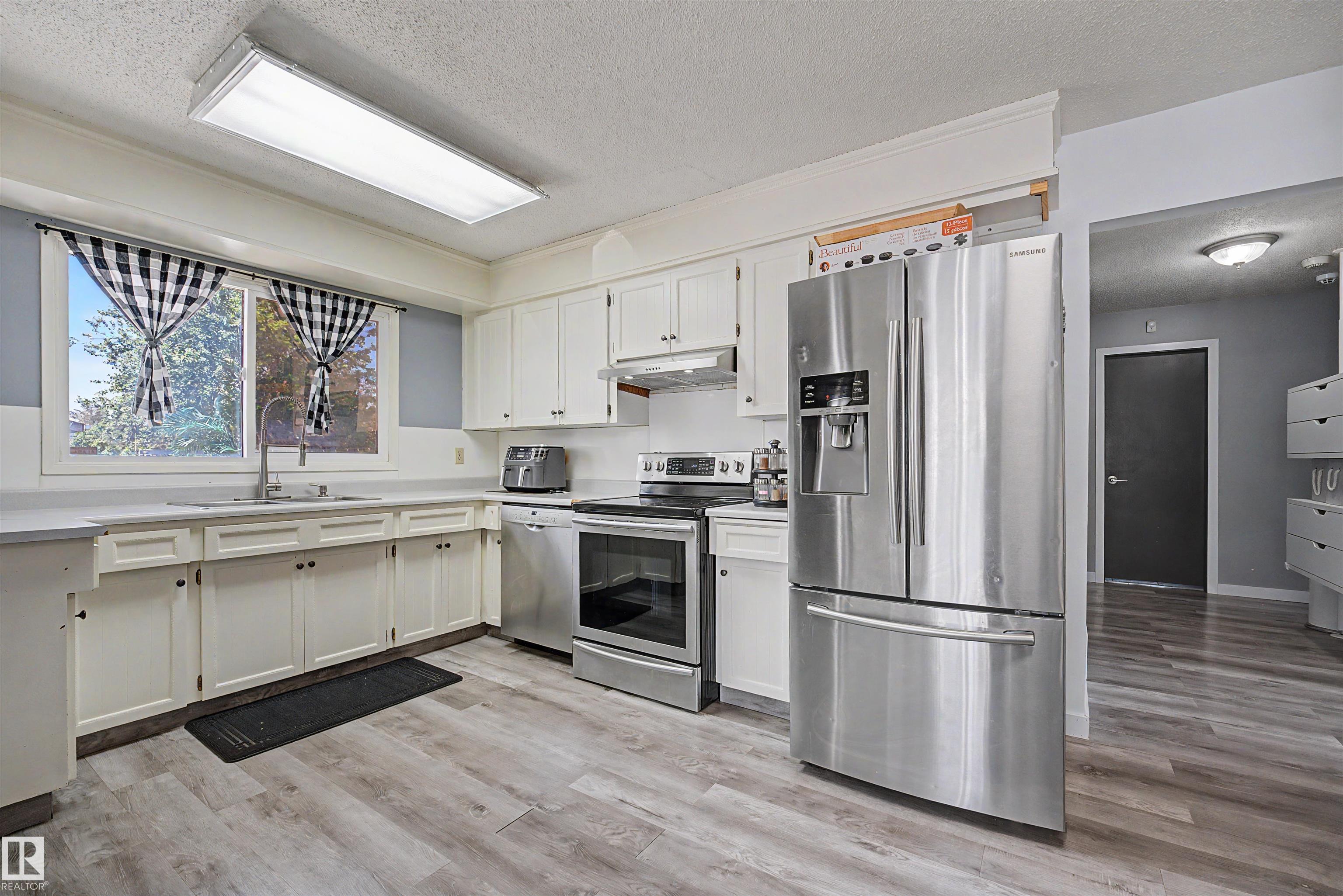 Photo 14 at 16608 109 Street NW, Lorelei, Edmonton