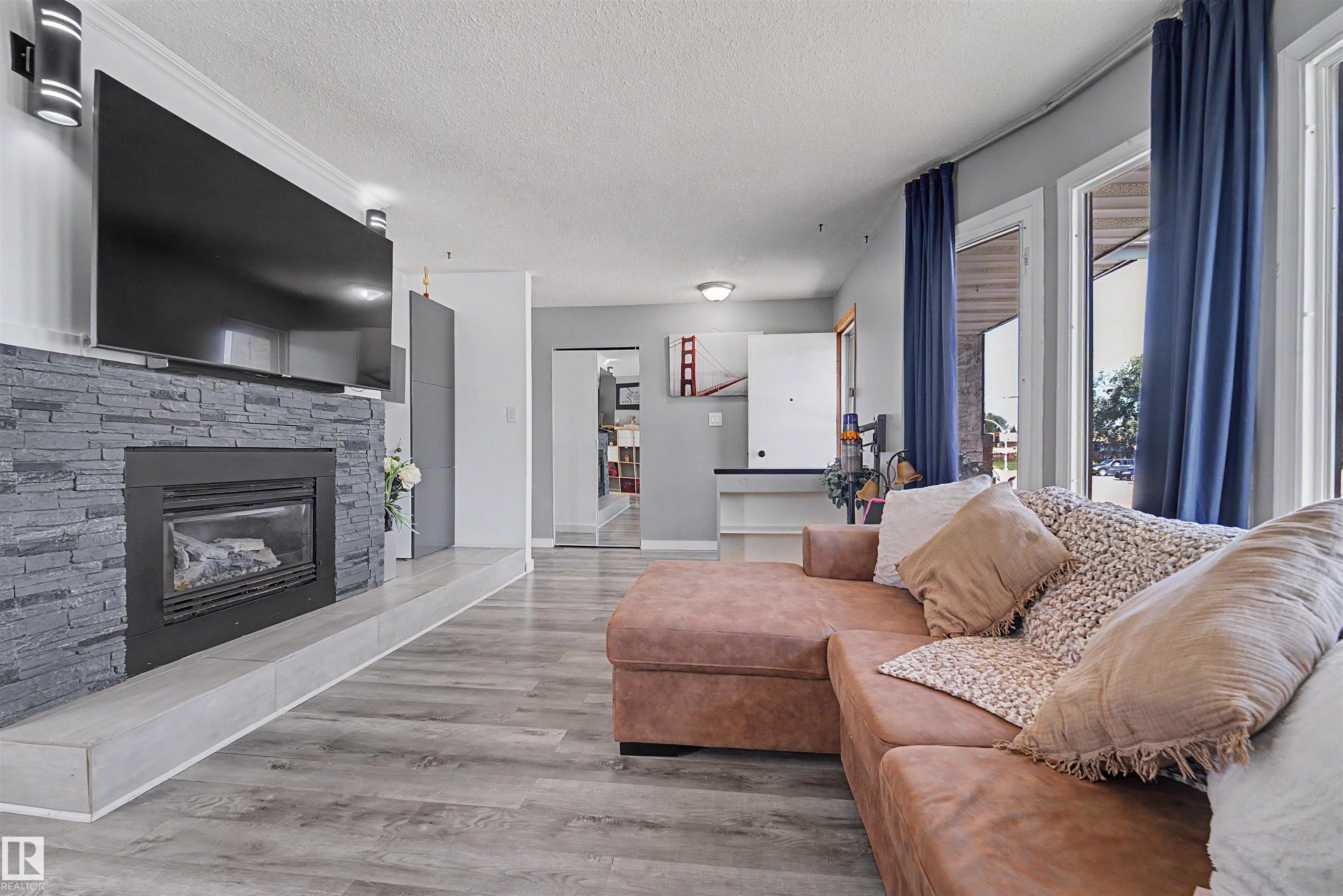 Photo 8 at 16608 109 Street NW, Lorelei, Edmonton