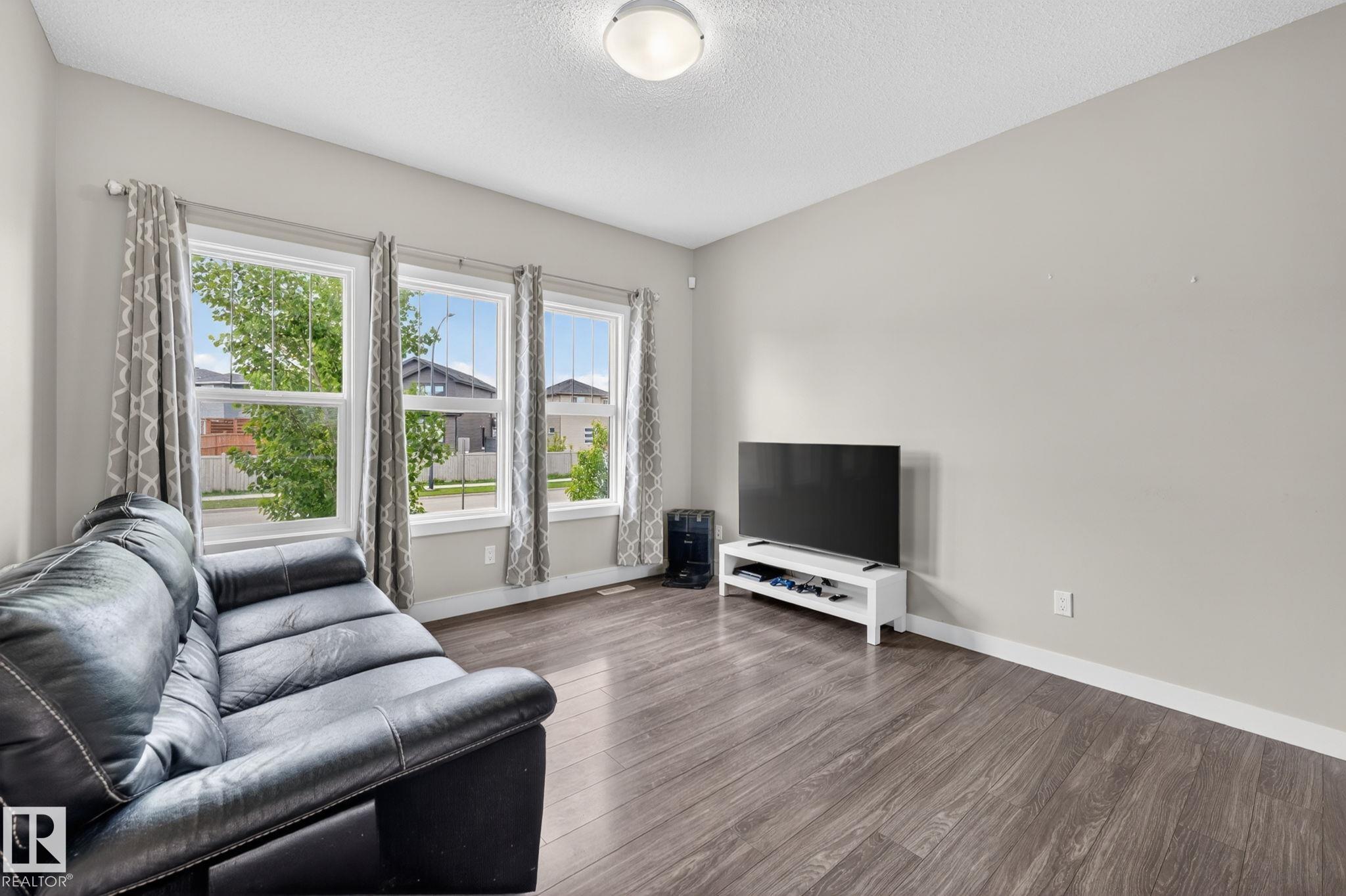 165 Robinson Drive, Robinson, Leduc