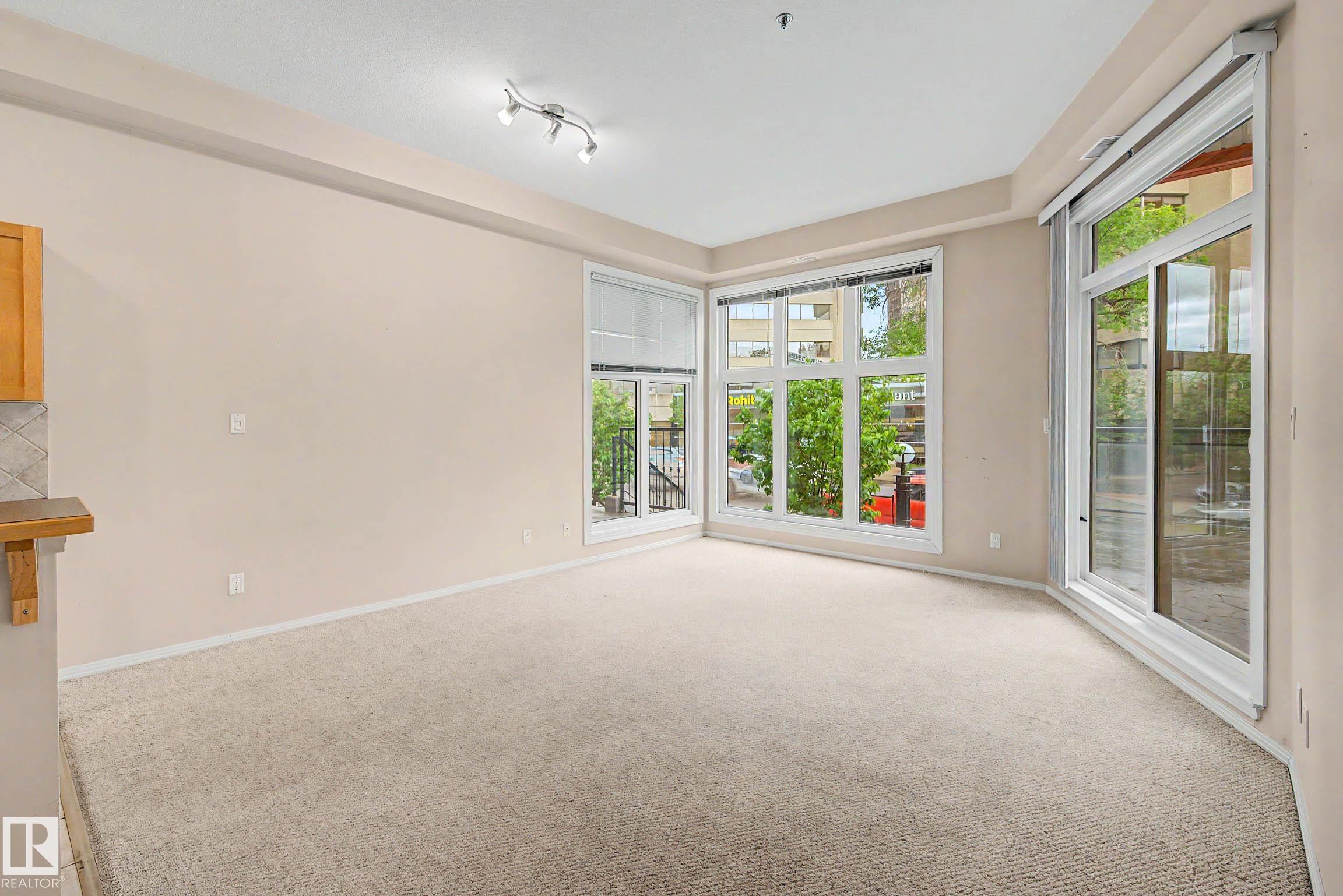 Photo 13 at 201 - 10147 112 Street NW, Wîhkwêntôwin, Edmonton