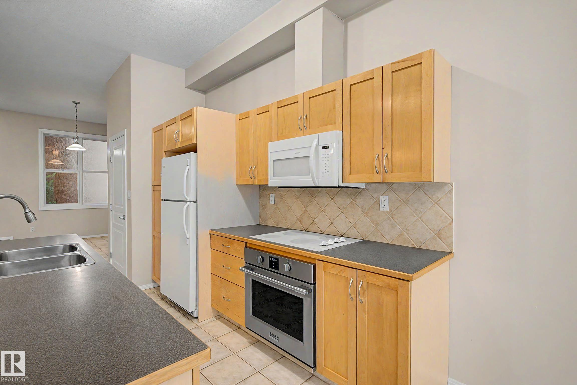 Photo 9 at 201 - 10147 112 Street NW, Wîhkwêntôwin, Edmonton