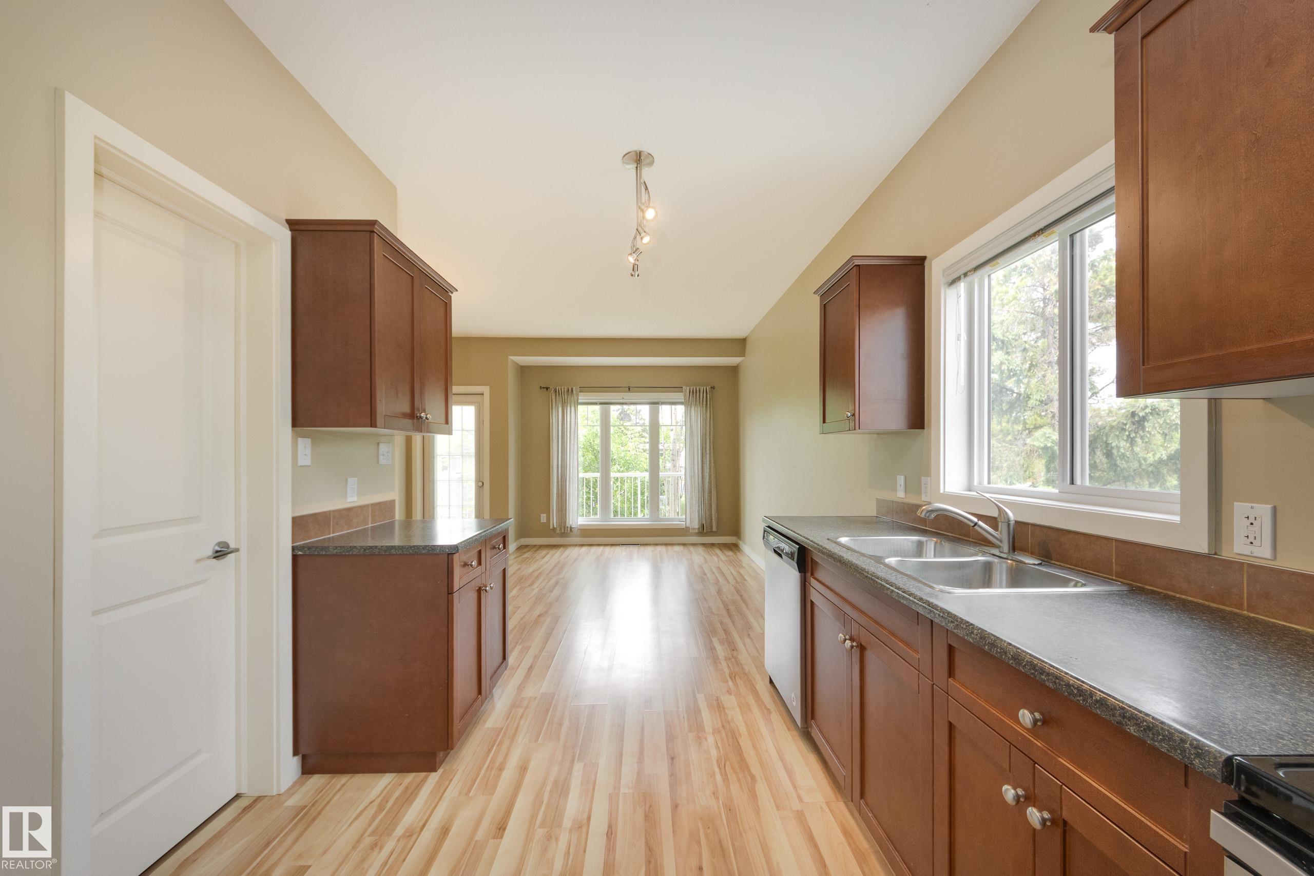 Photo 10 at 6 - 11917 103 Street NW, Westwood, Edmonton