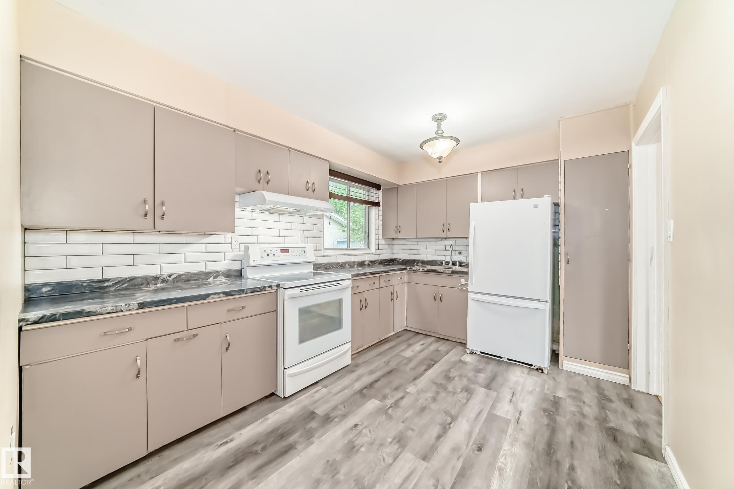 Photo 11 at 13215 132 Avenue NW, Athlone, Edmonton