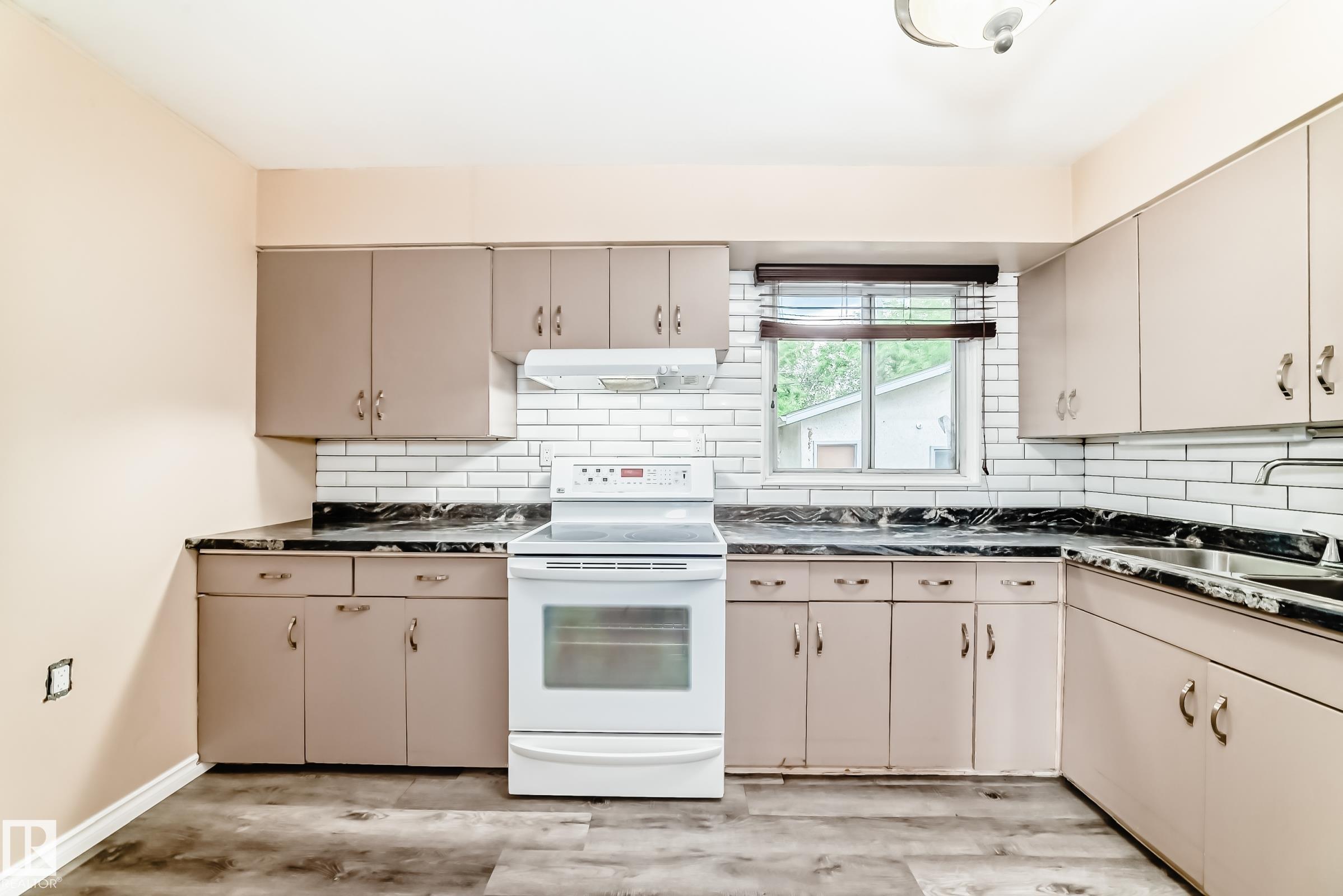 Photo 8 at 13215 132 Avenue NW, Athlone, Edmonton