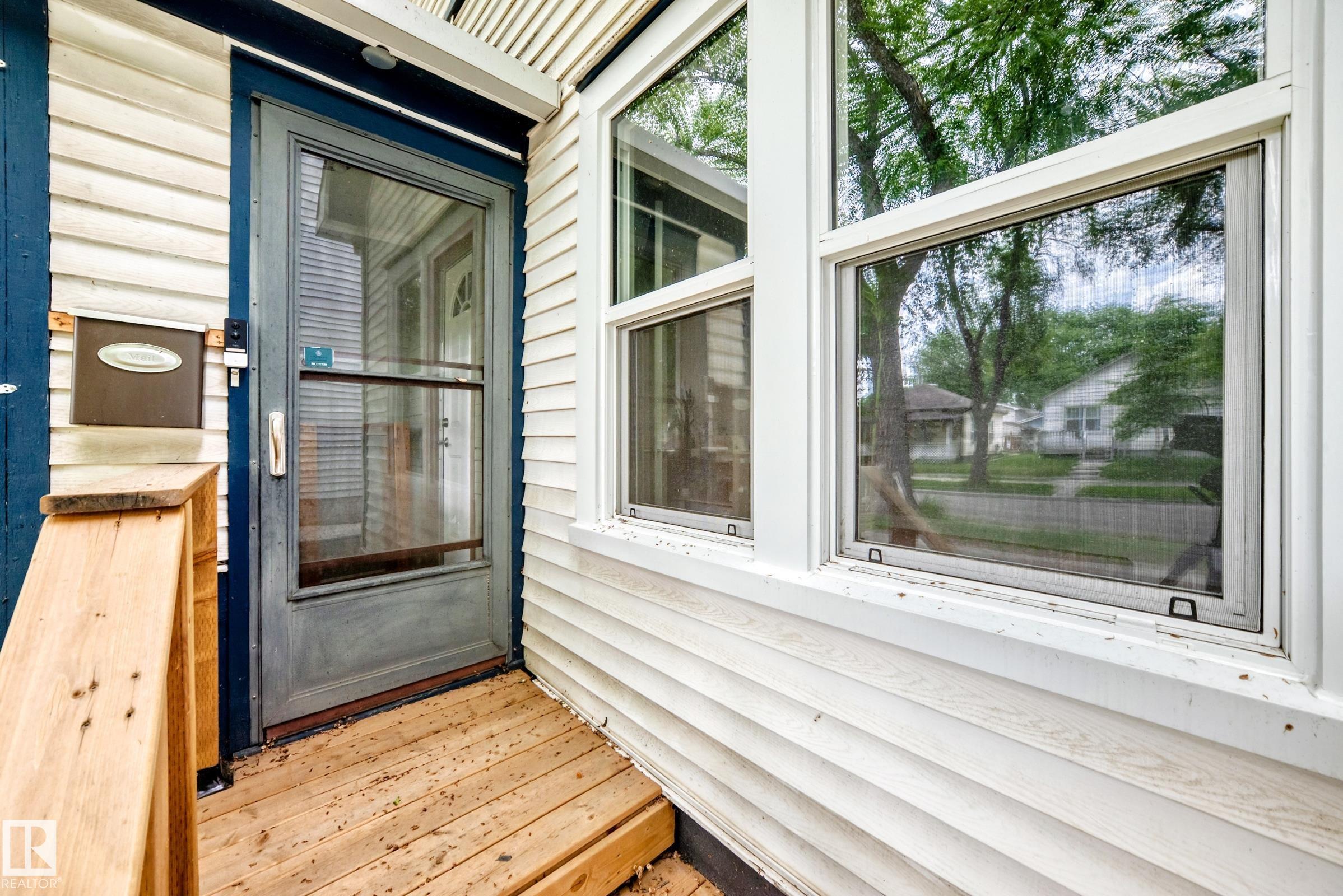 12121 64 Street NW, Montrose, Edmonton