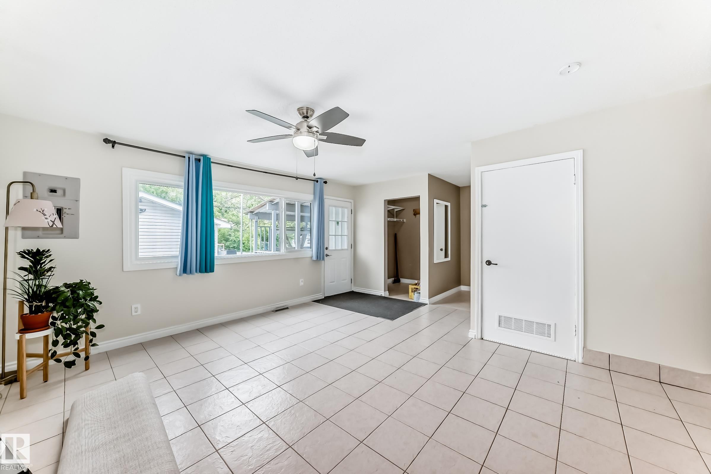 Photo 19 at 12121 64 Street NW, Montrose, Edmonton