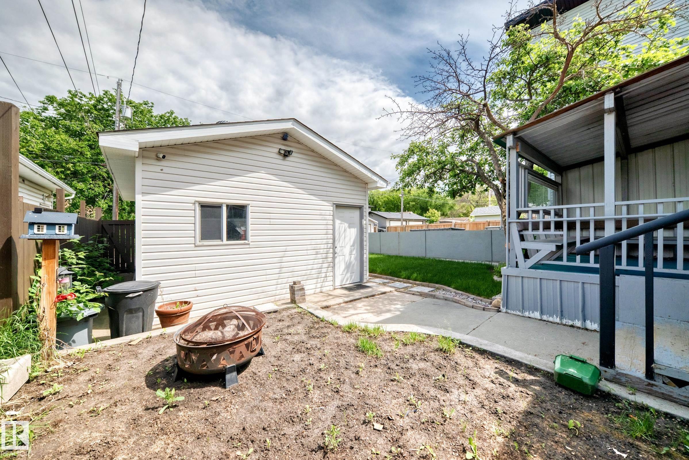 Photo 43 at 12121 64 Street NW, Montrose, Edmonton