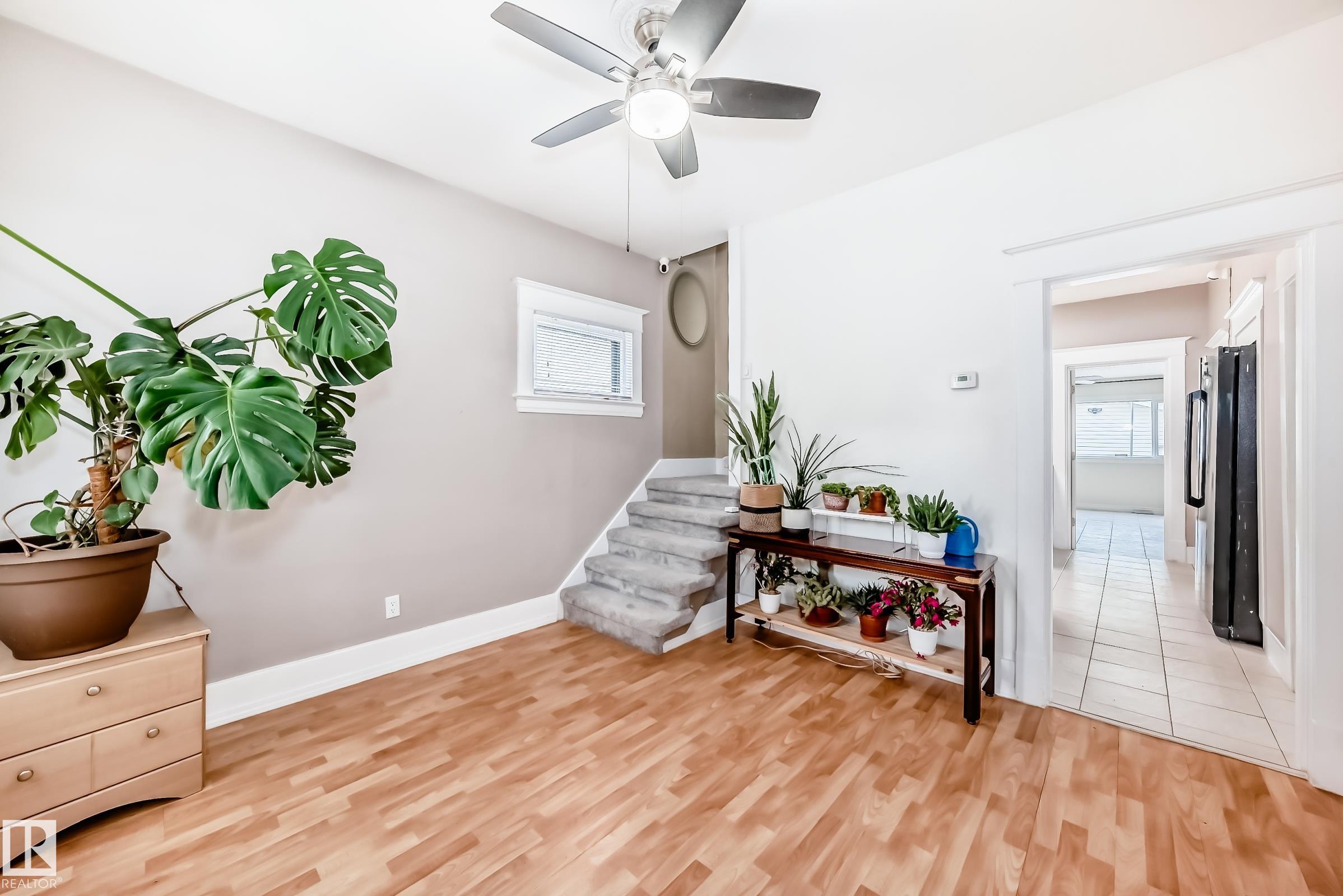 Photo 6 at 12121 64 Street NW, Montrose, Edmonton