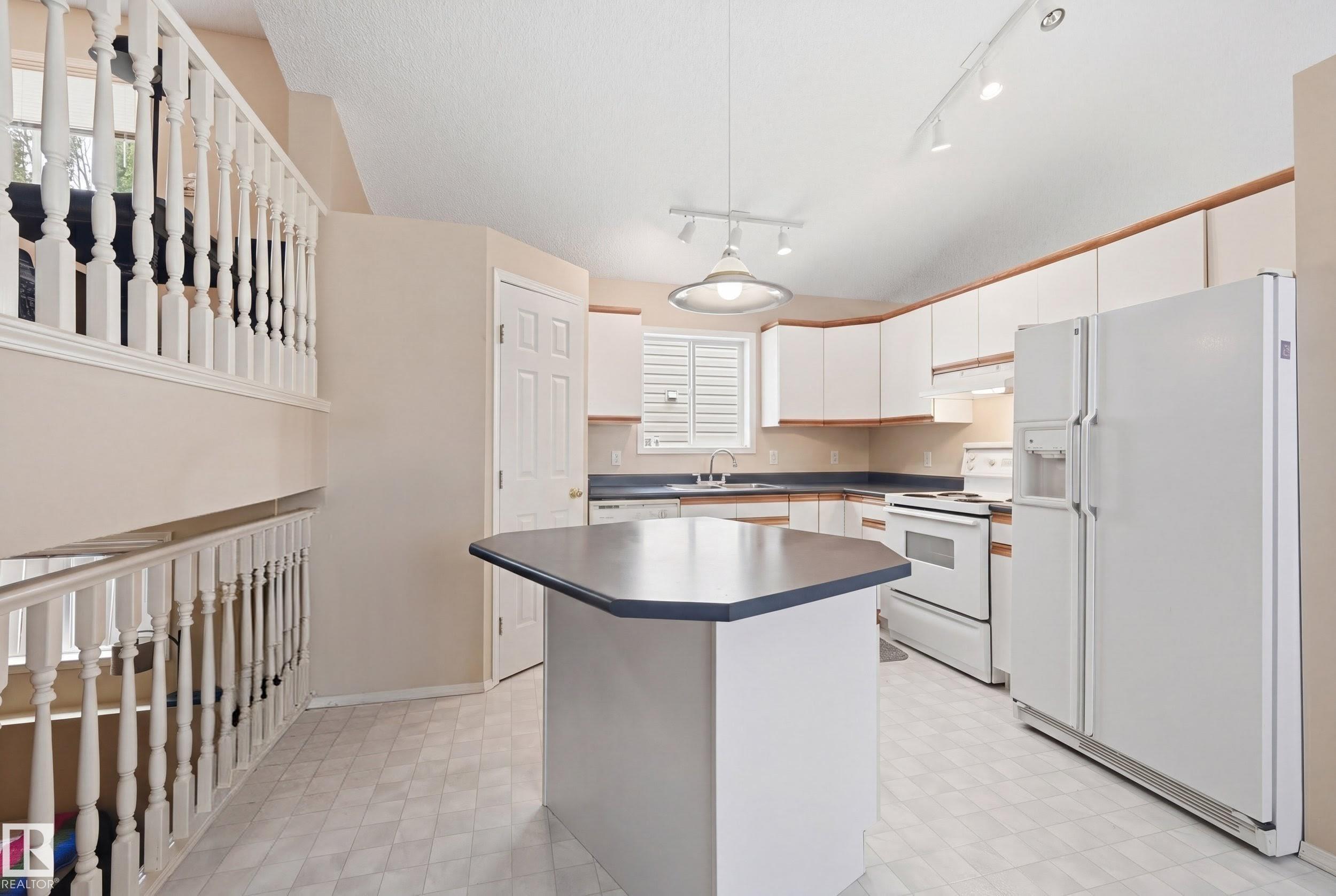 Photo 9 at 2050 Tanner Wynd NW, Terwillegar Towne, Edmonton