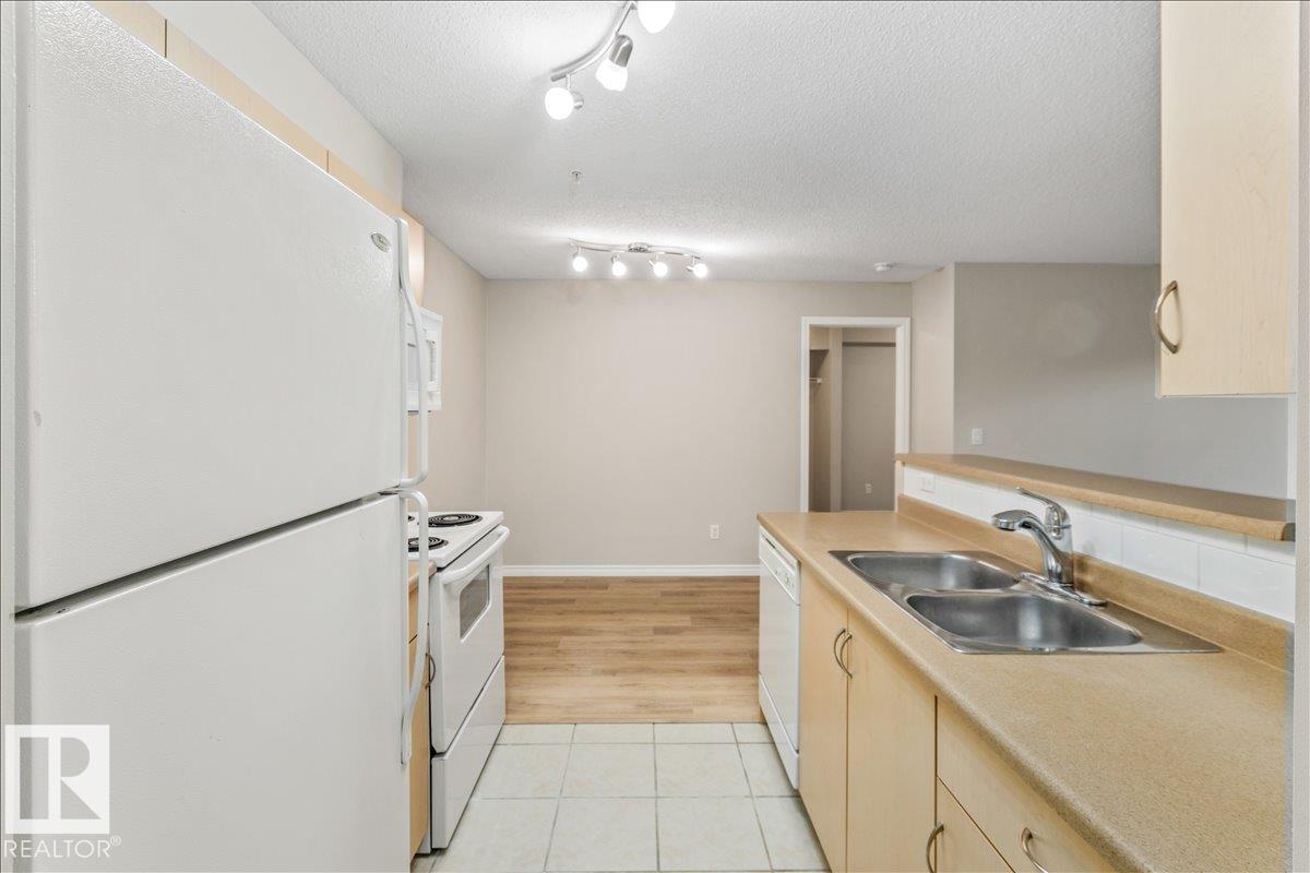 Photo 11 at 218 - 17003 67 Avenue NW, Callingwood South, Edmonton