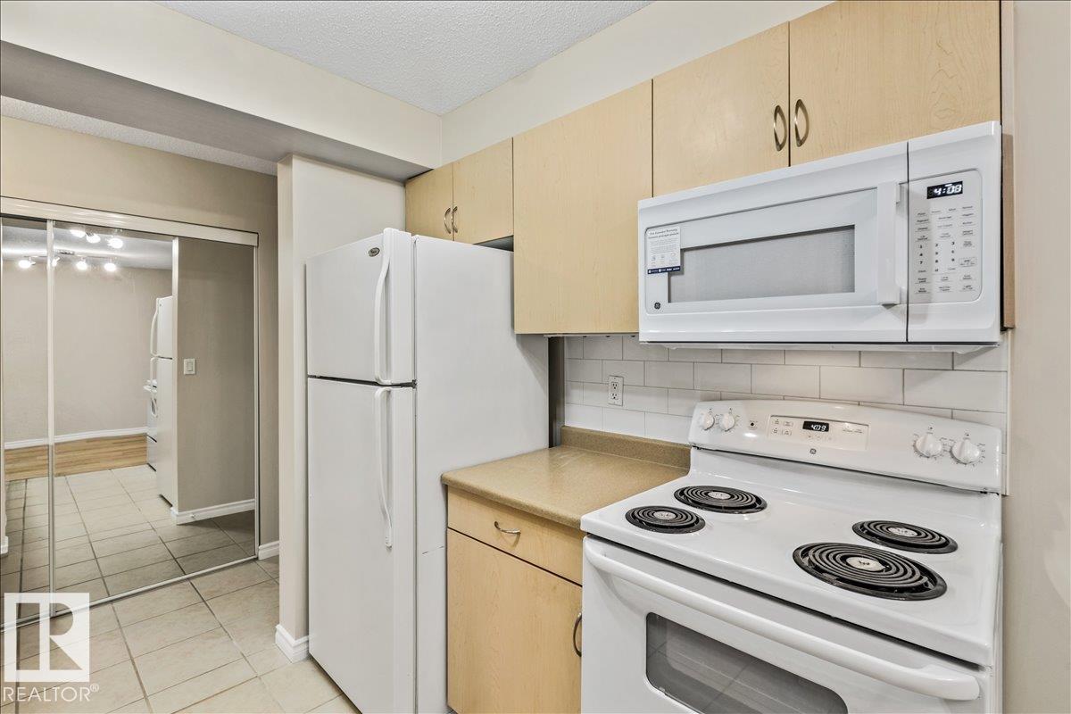 Photo 13 at 218 - 17003 67 Avenue NW, Callingwood South, Edmonton