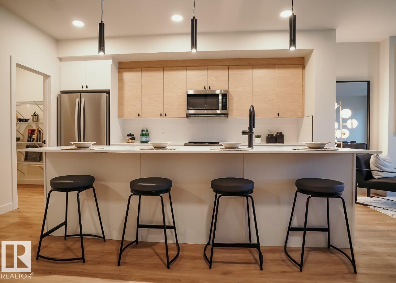 304 33 Street SW, Alces, Edmonton