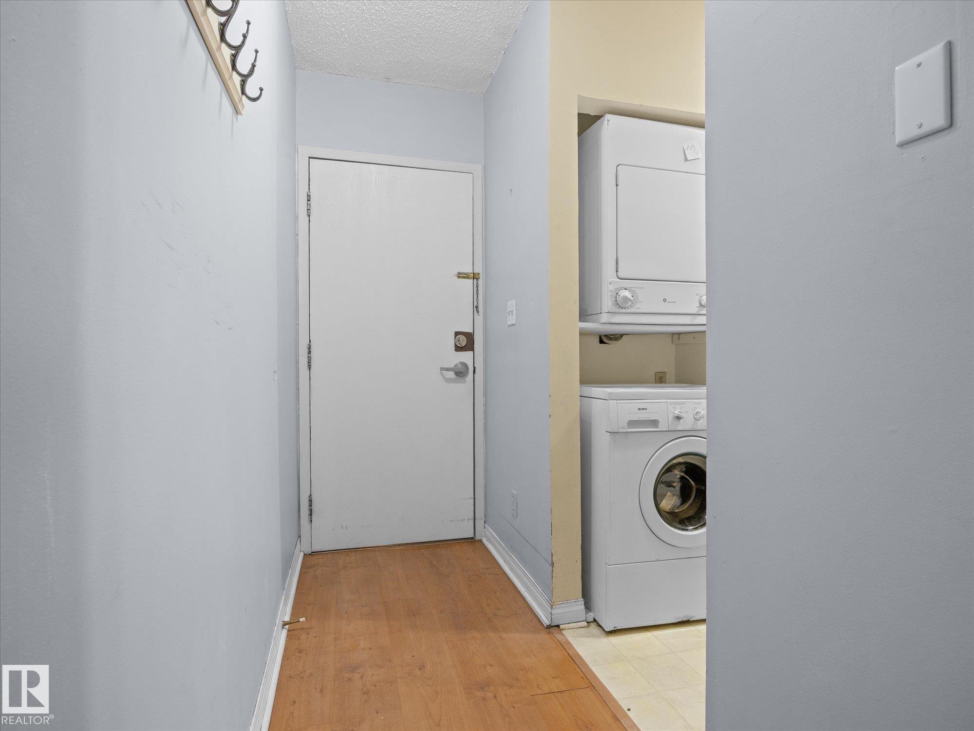 Photo 11 at 110 - 10139 117 Street NW, Wîhkwêntôwin, Edmonton