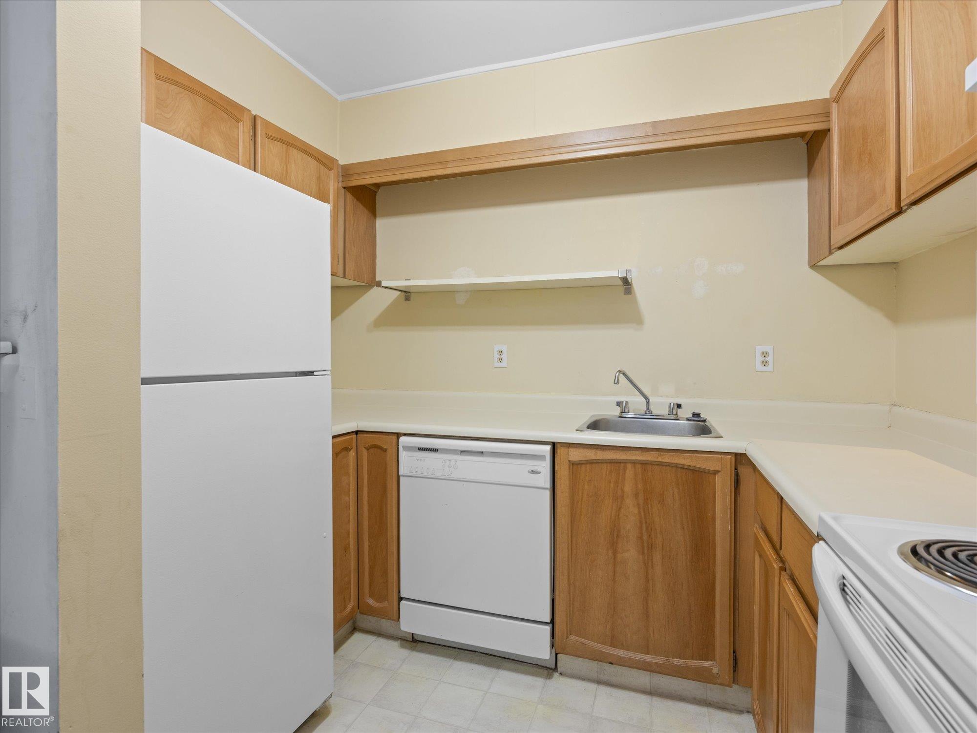 110 - 10139 117 Street NW, Wîhkwêntôwin, Edmonton
