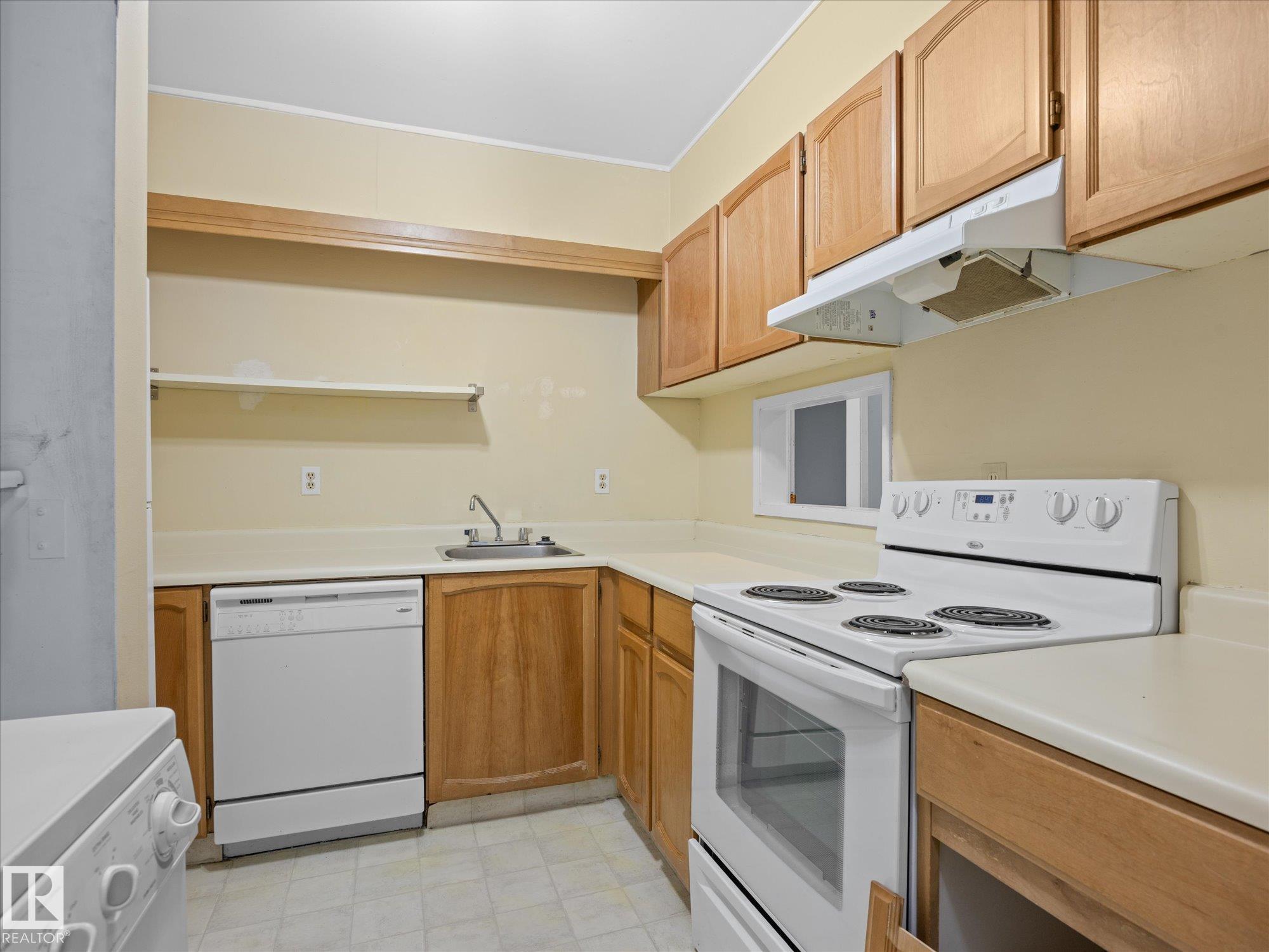 110 - 10139 117 Street NW, Wîhkwêntôwin, Edmonton