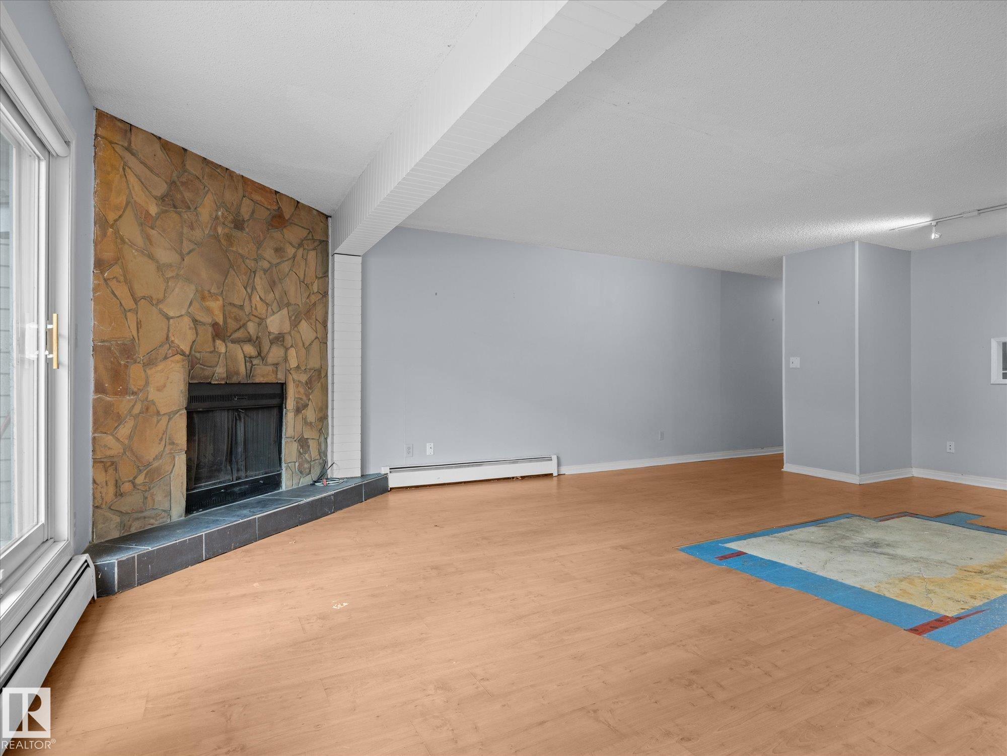 110 - 10139 117 Street NW, Wîhkwêntôwin, Edmonton