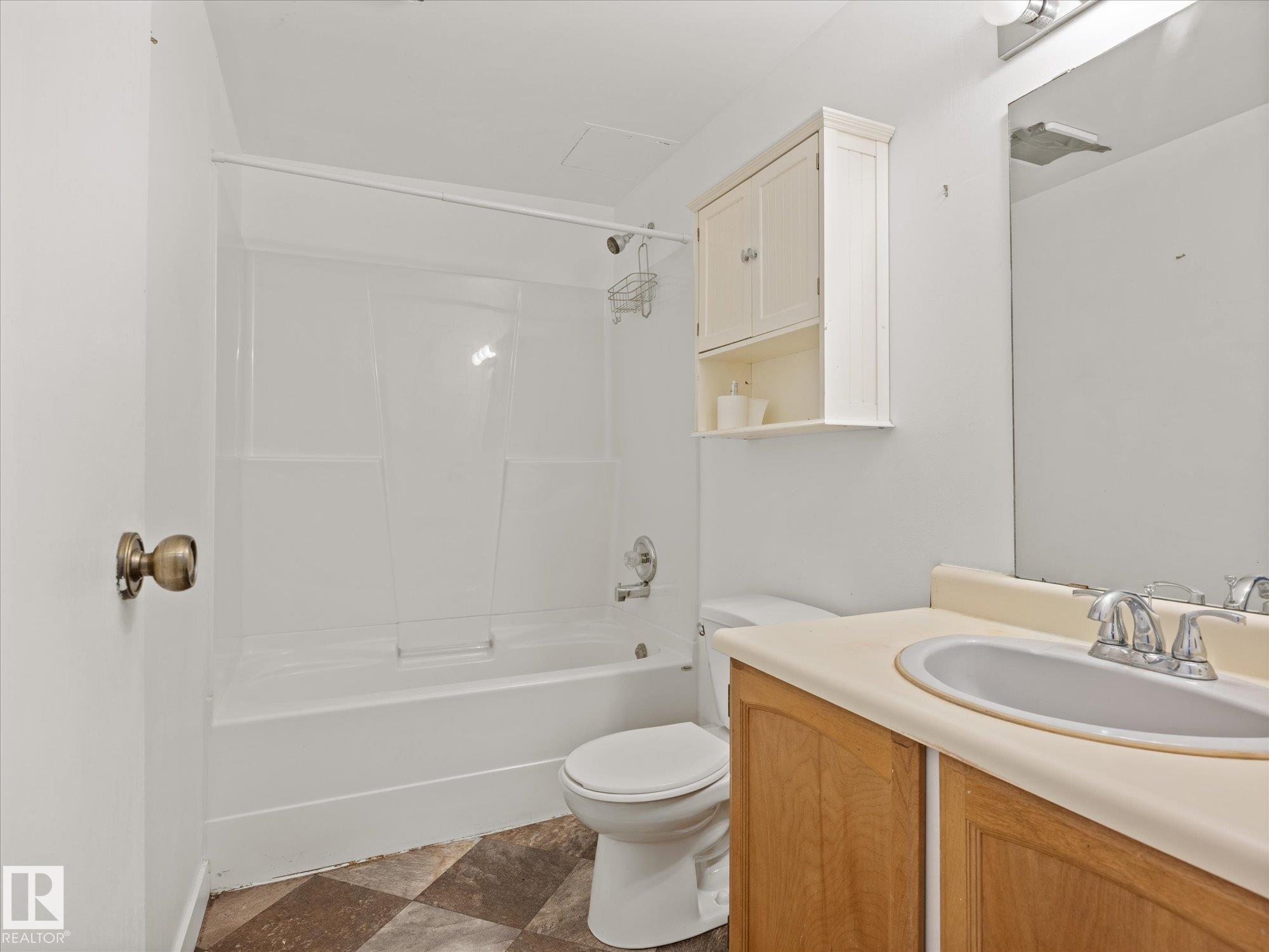 Photo 10 at 110 - 10139 117 Street NW, Wîhkwêntôwin, Edmonton