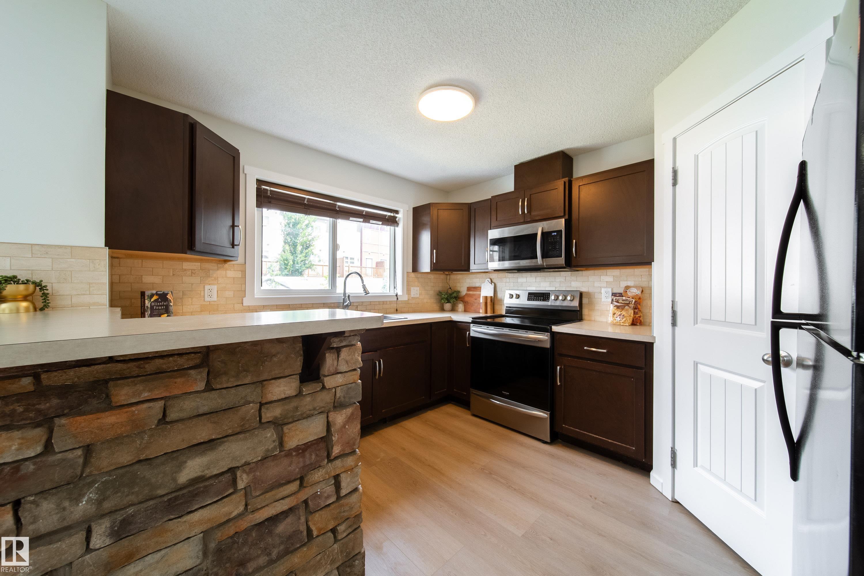 Photo 10 at 405 Simmonds Way, Southfork, Leduc