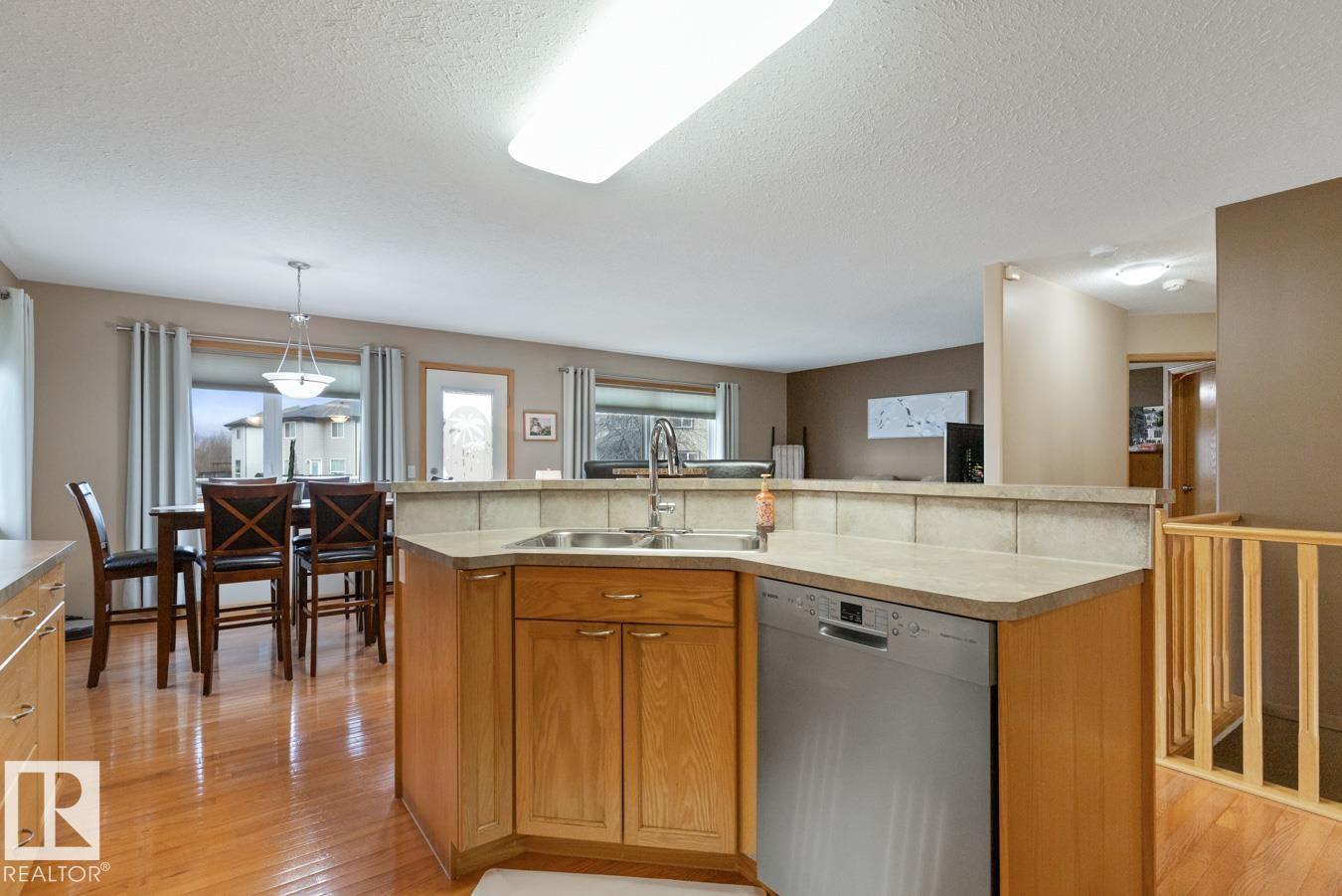 Photo 12 at 1 Birchwood Close, Bridgeport, Leduc