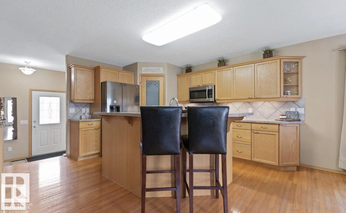 Photo 8 at 1 Birchwood Close, Bridgeport, Leduc