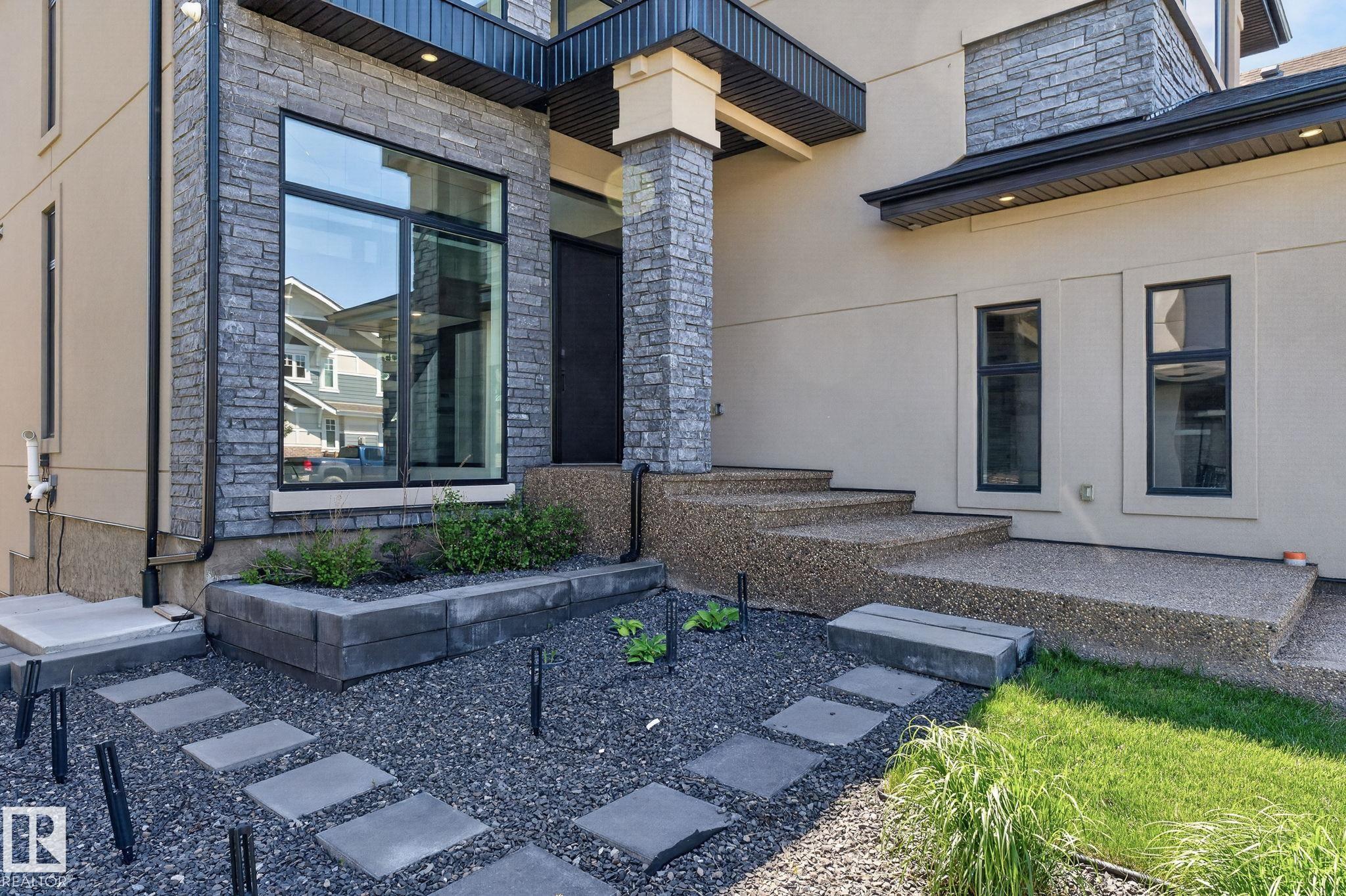 Photo 54 at 1153 Hainstock Green green SW, Hays Ridge Area, Edmonton