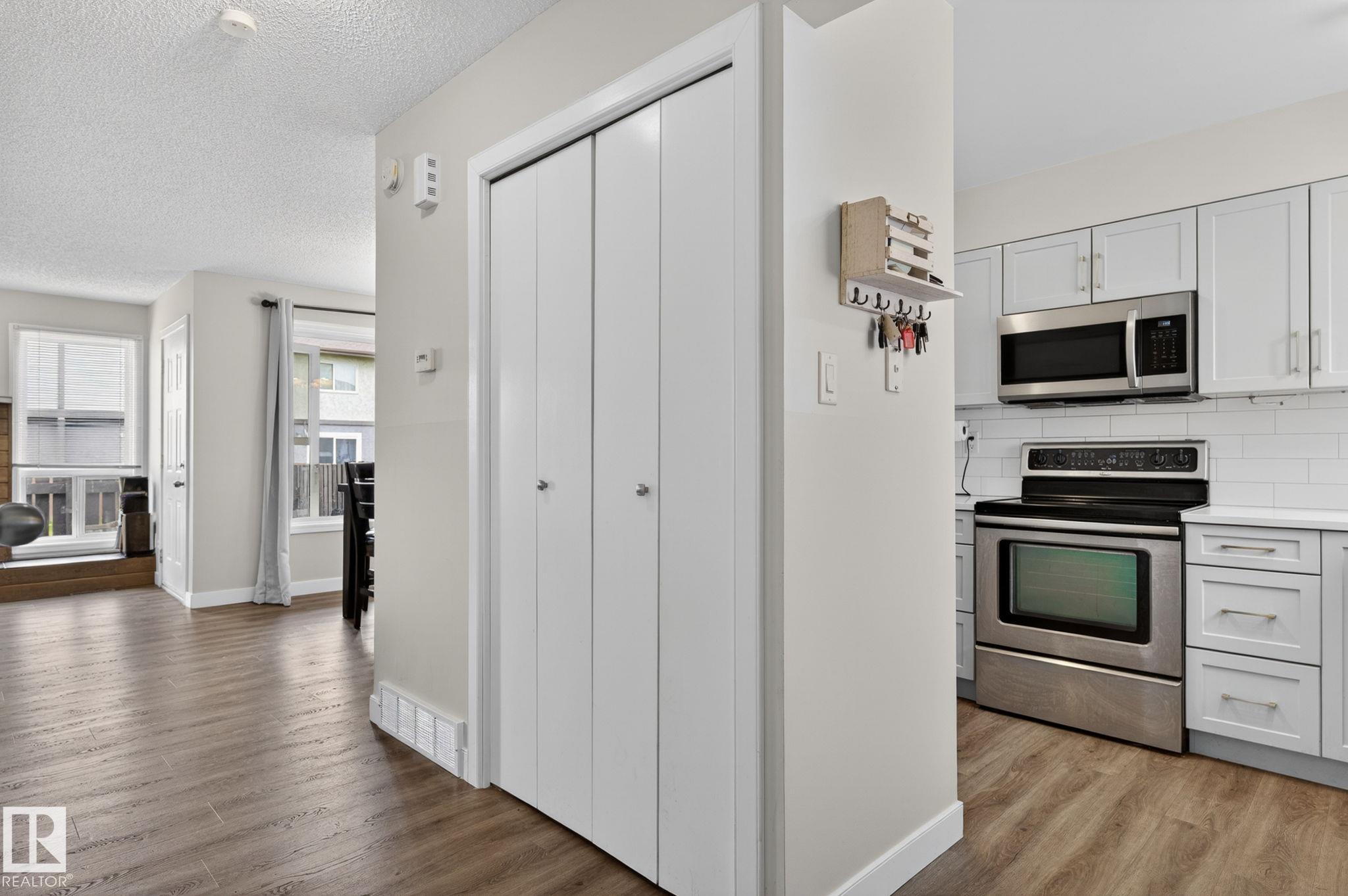 Photo 10 at 7604 29 Avenue NW, Kameyosek, Edmonton