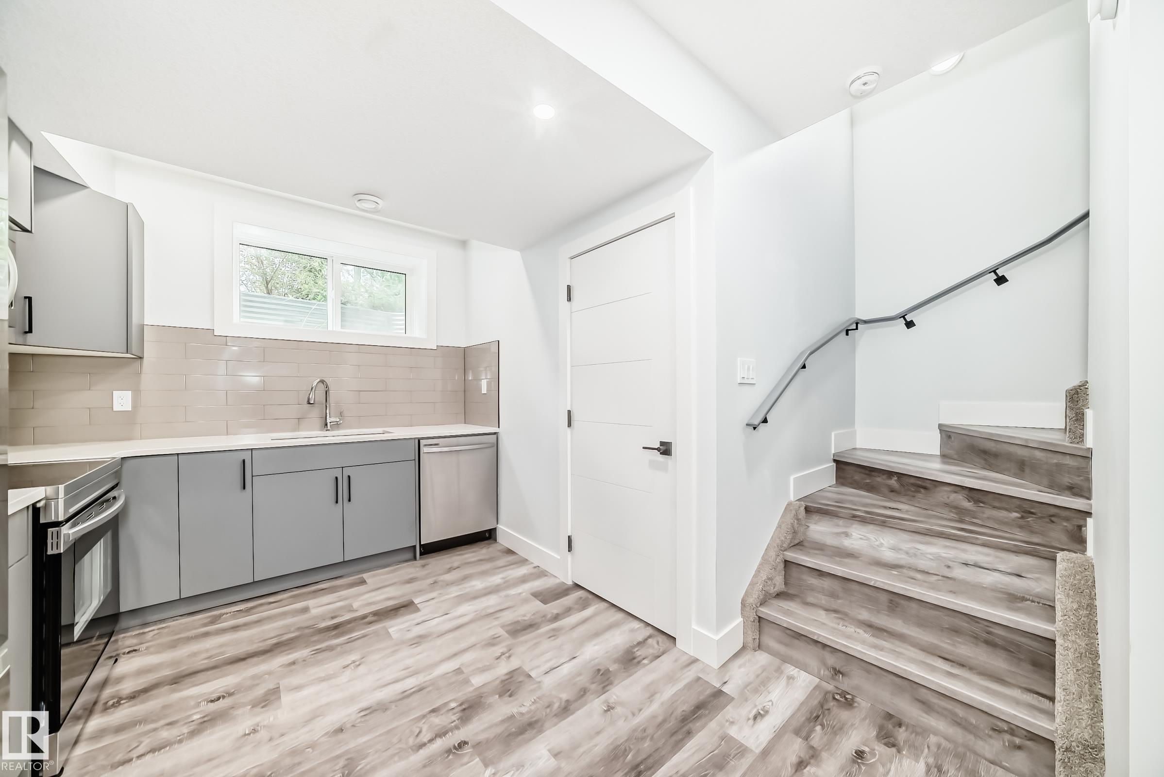 Photo 38 at 9830 73 Avenue NW, Ritchie, Edmonton