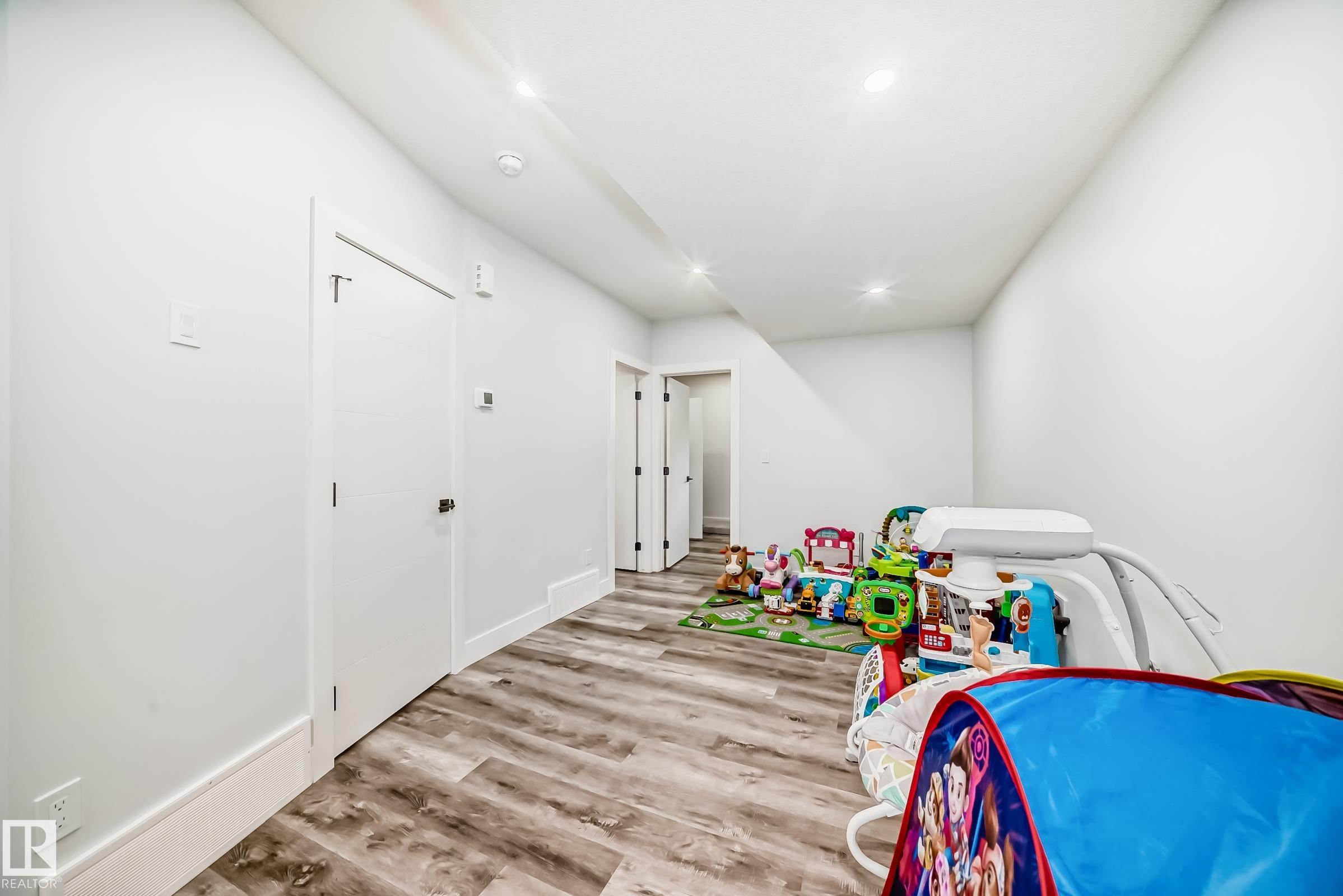 Photo 40 at 9830 73 Avenue NW, Ritchie, Edmonton