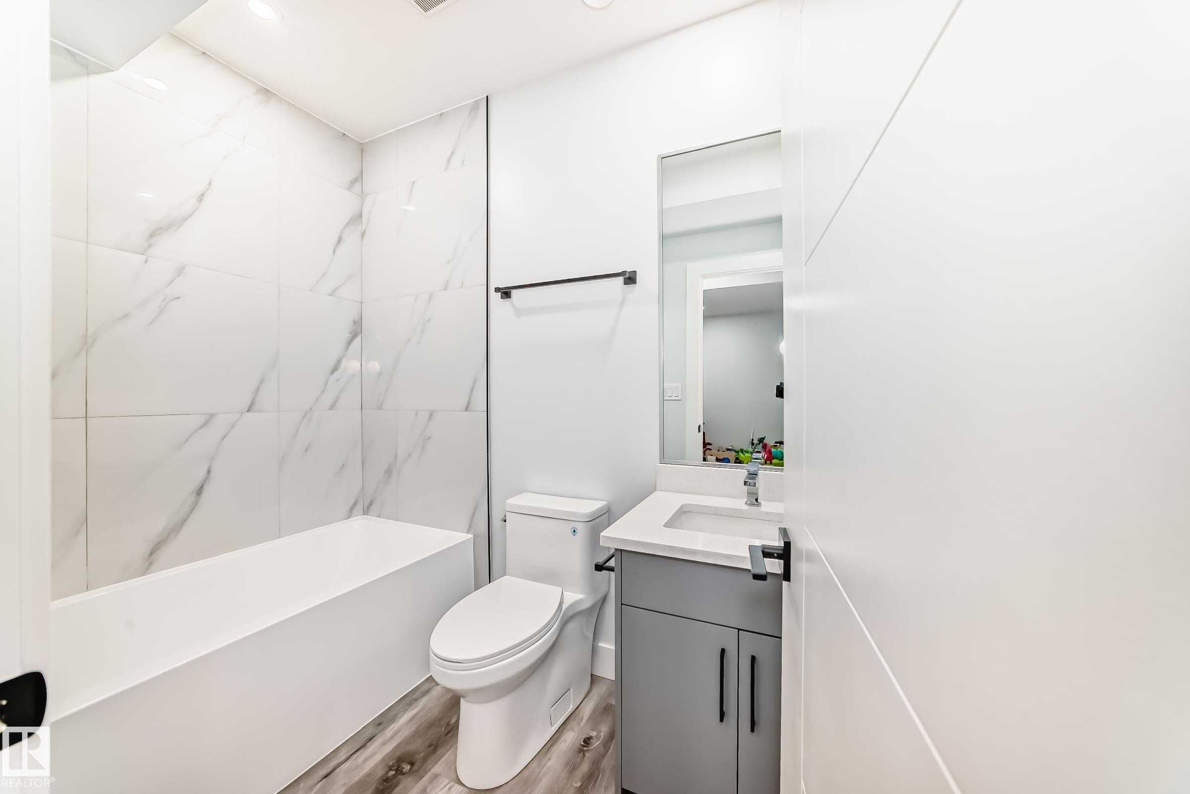 Photo 46 at 9830 73 Avenue NW, Ritchie, Edmonton