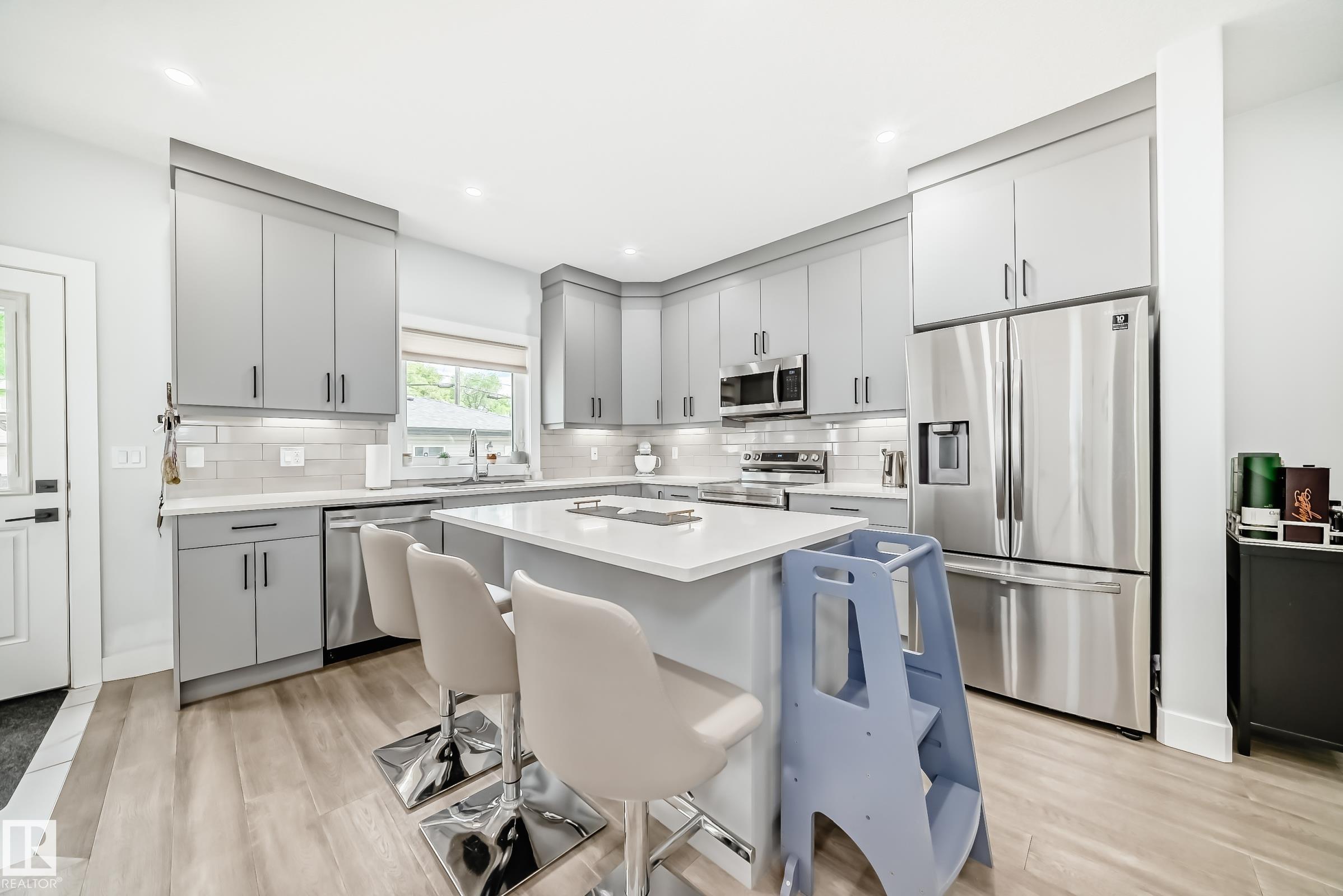 Photo 7 at 9830 73 Avenue NW, Ritchie, Edmonton