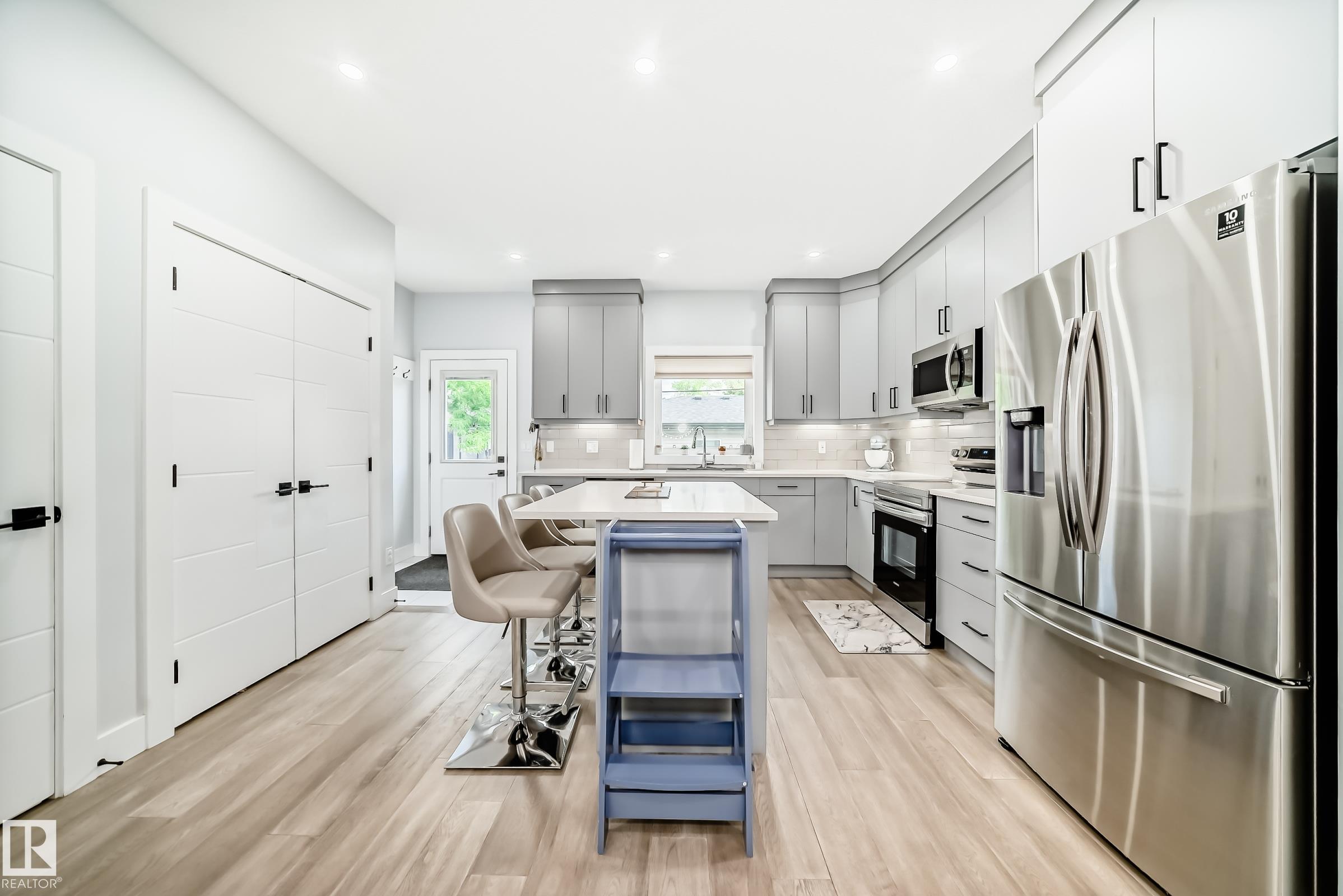 Photo 8 at 9830 73 Avenue NW, Ritchie, Edmonton
