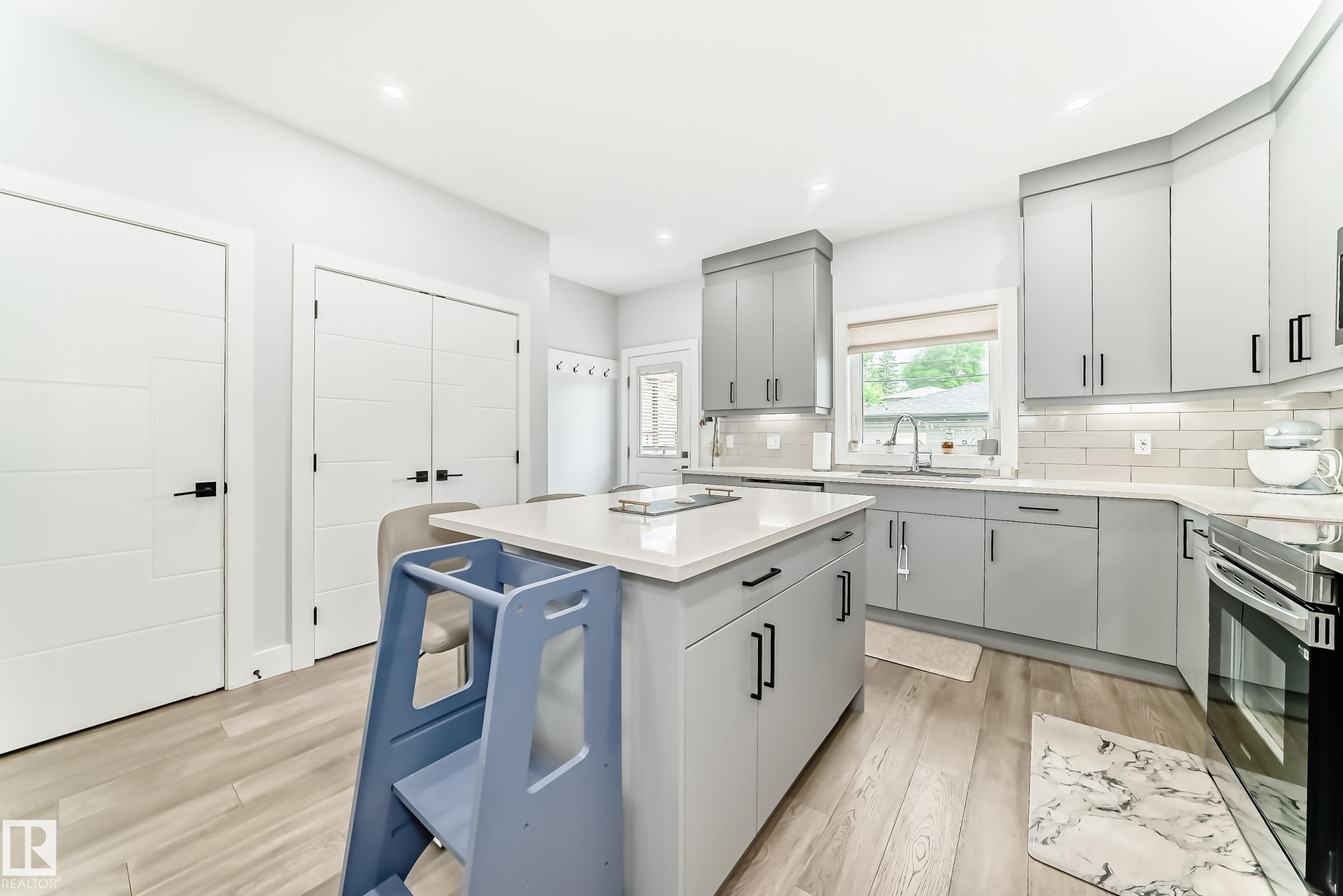 Photo 9 at 9830 73 Avenue NW, Ritchie, Edmonton