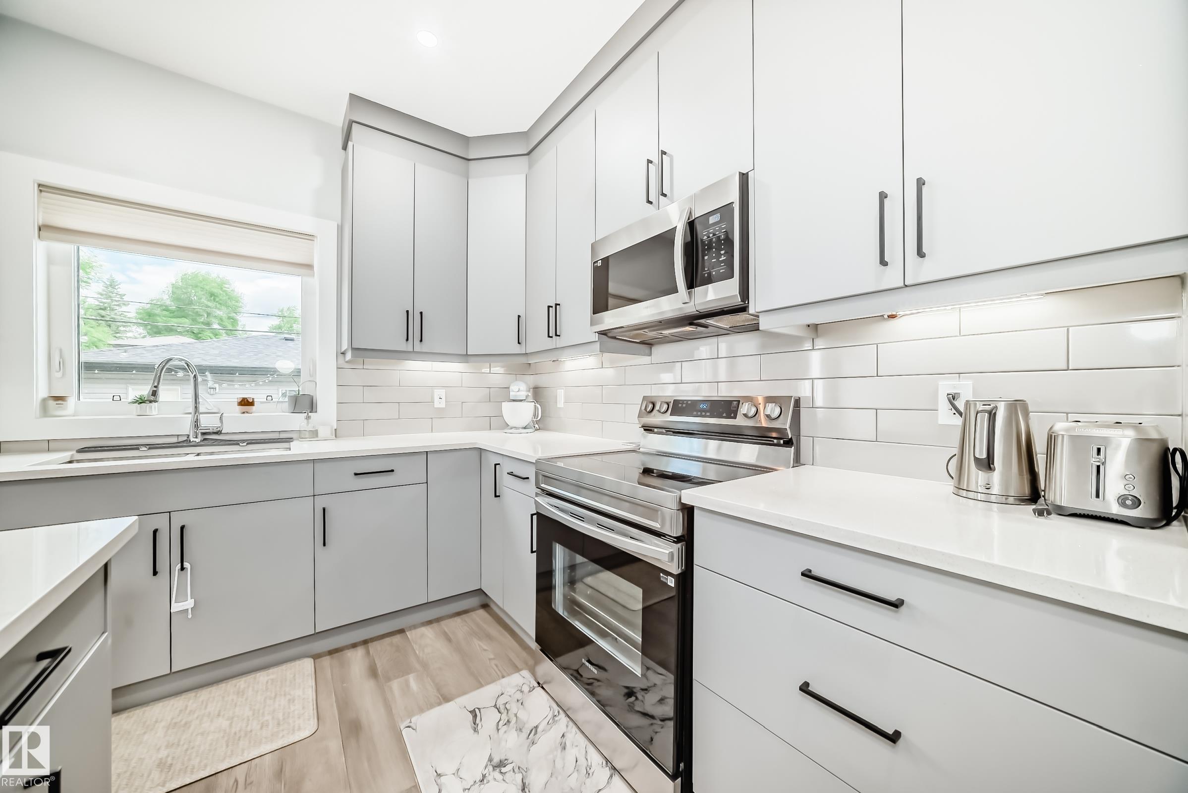 Photo 10 at 9830 73 Avenue NW, Ritchie, Edmonton