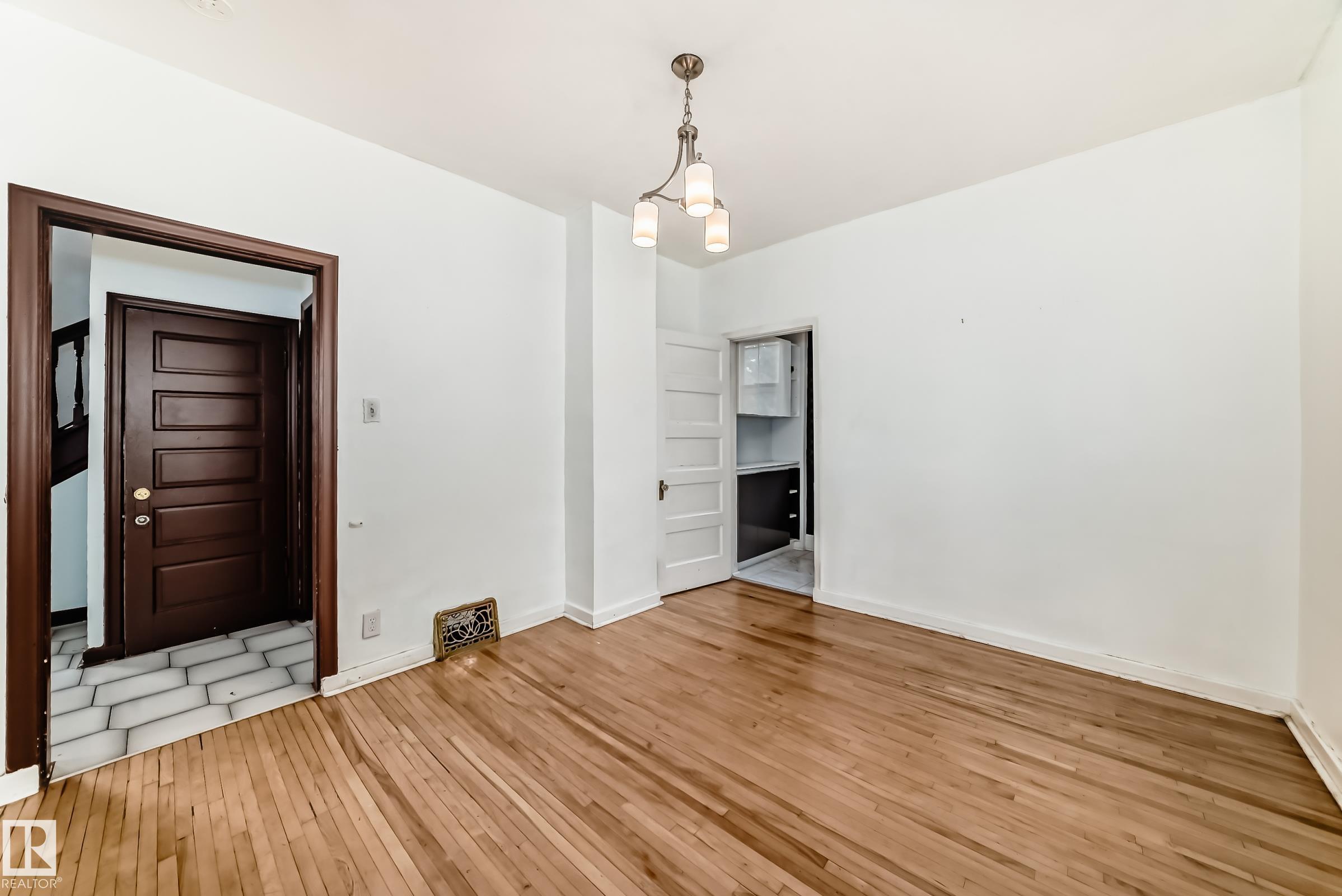 Photo 15 at 10748 123 Street NW, Westmount, Edmonton