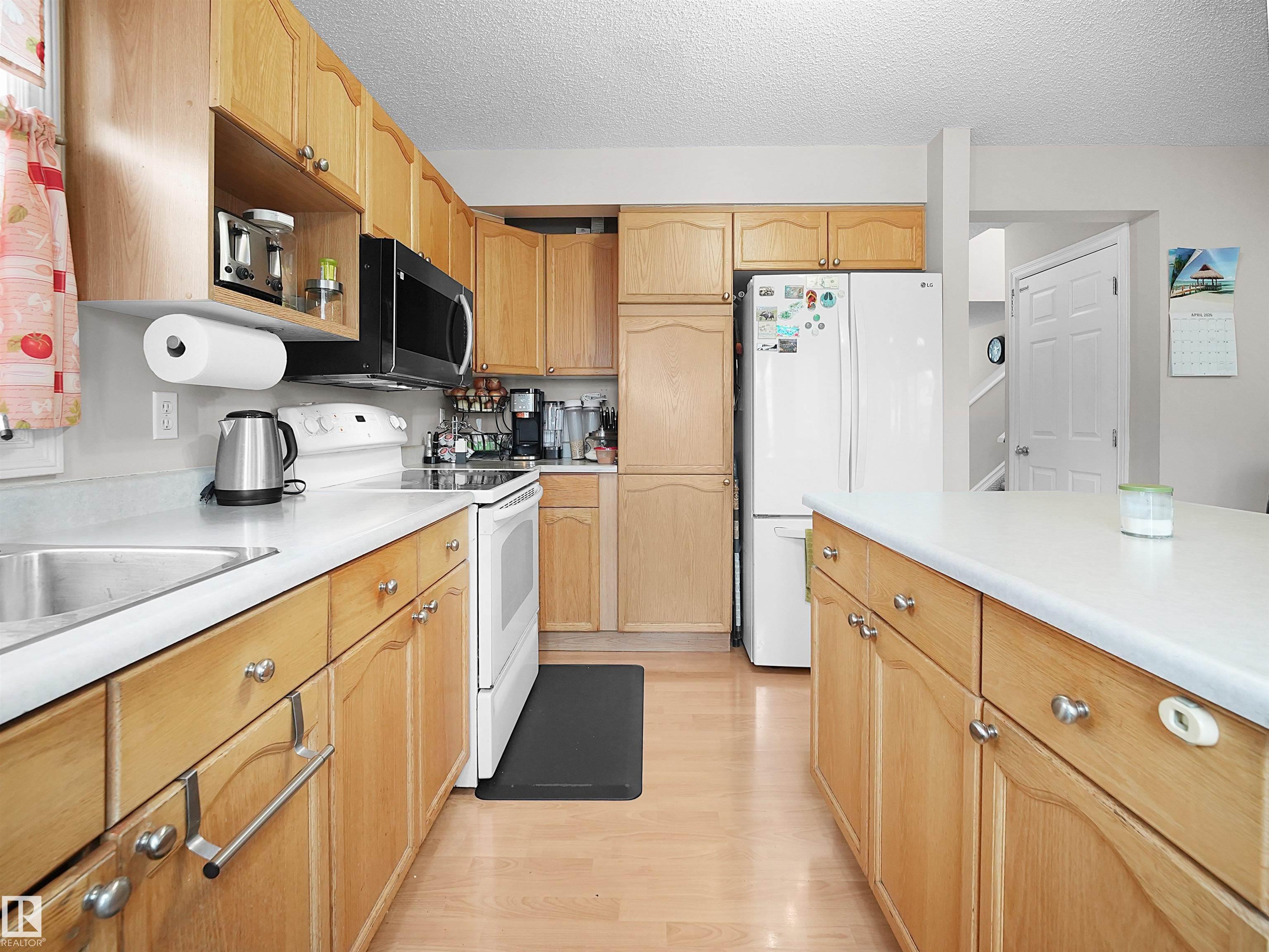 Photo 15 at 21379 89 Avenue NW, Suder Greens, Edmonton