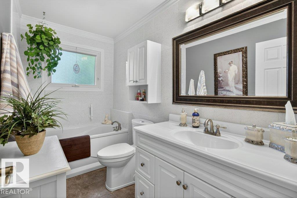Photo 13 at 6616 95 Avenue NW, Ottewell, Edmonton