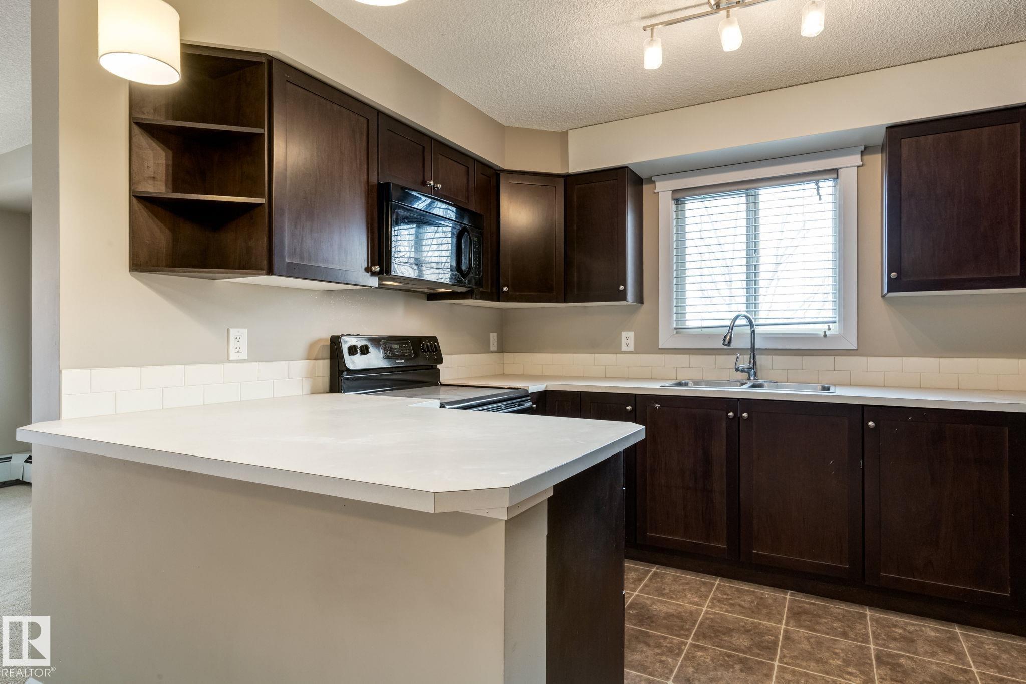 Photo 7 at 204 - 3715 Whitelaw Lane NW, Windermere, Edmonton