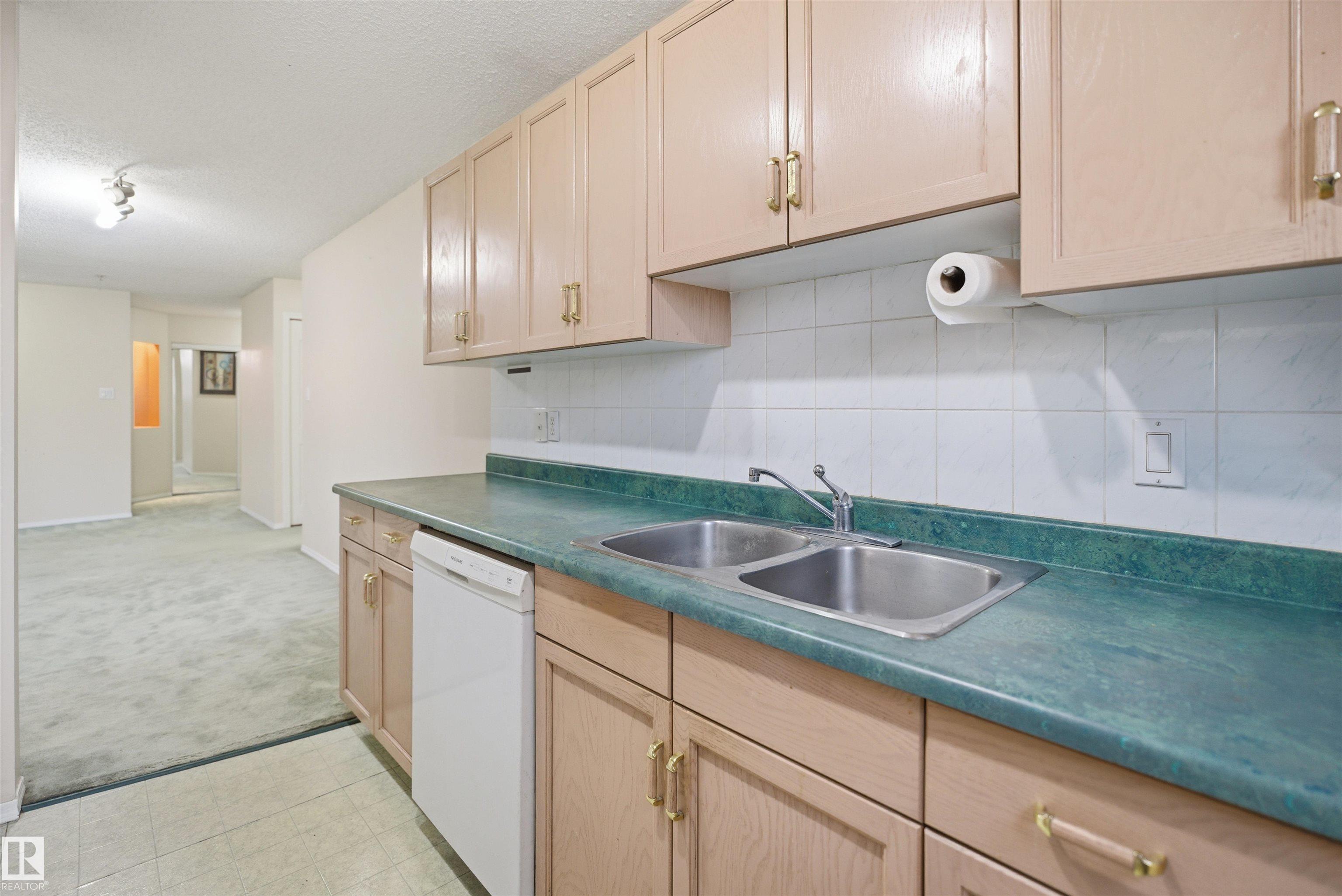 Photo 7 at 124 - 10511 42 Avenue NW, Rideau Park, Edmonton