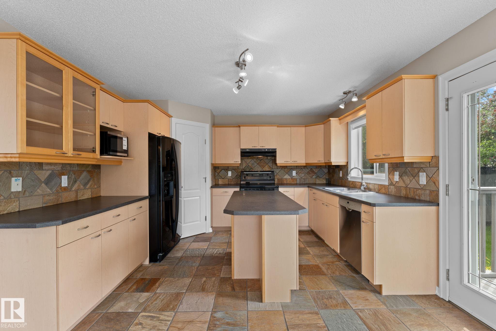 Photo 24 at 1611 Forbes Way NW, Falconer Heights, Edmonton