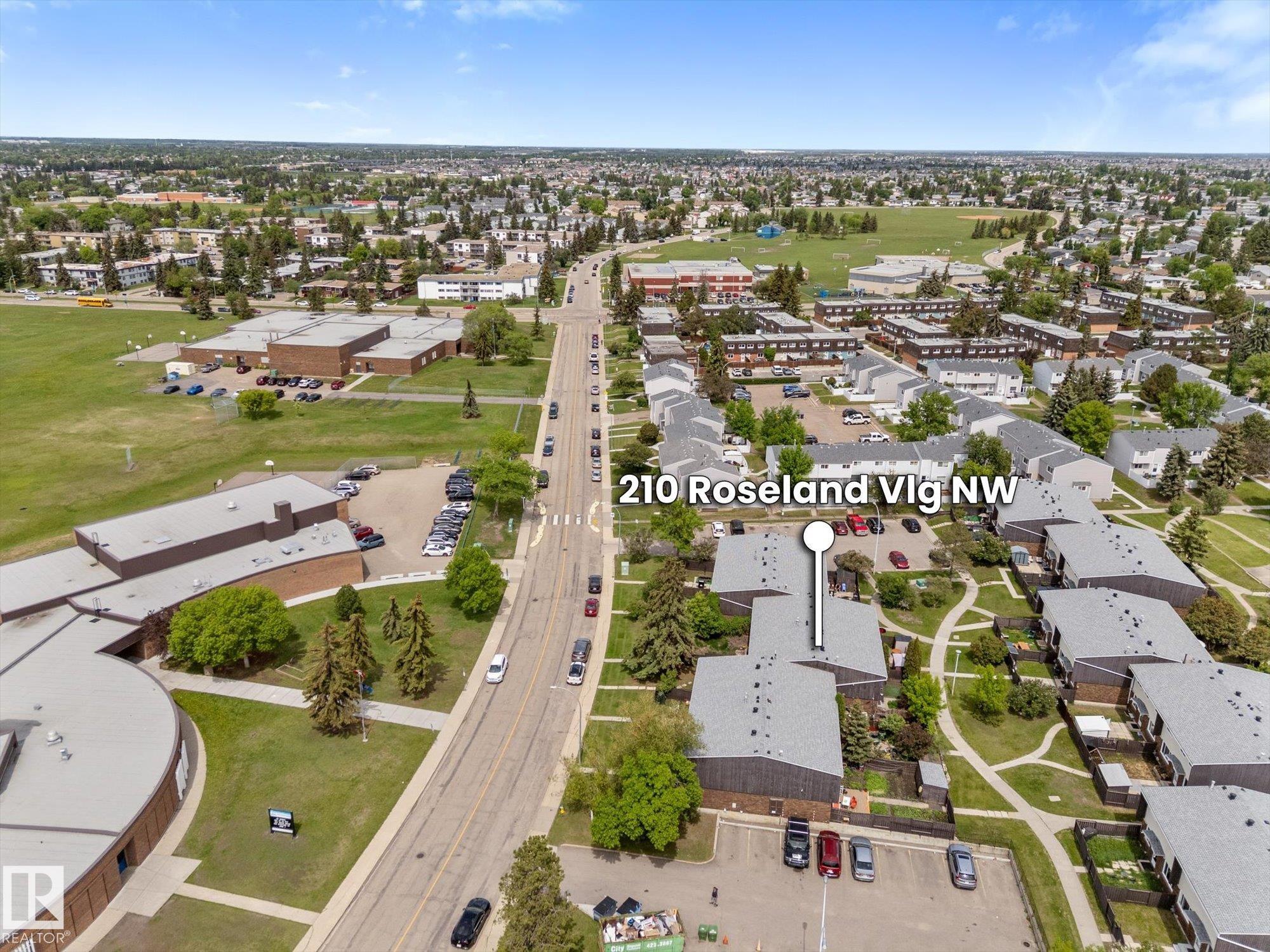 210 Roseland Village NW, Northmount, Edmonton