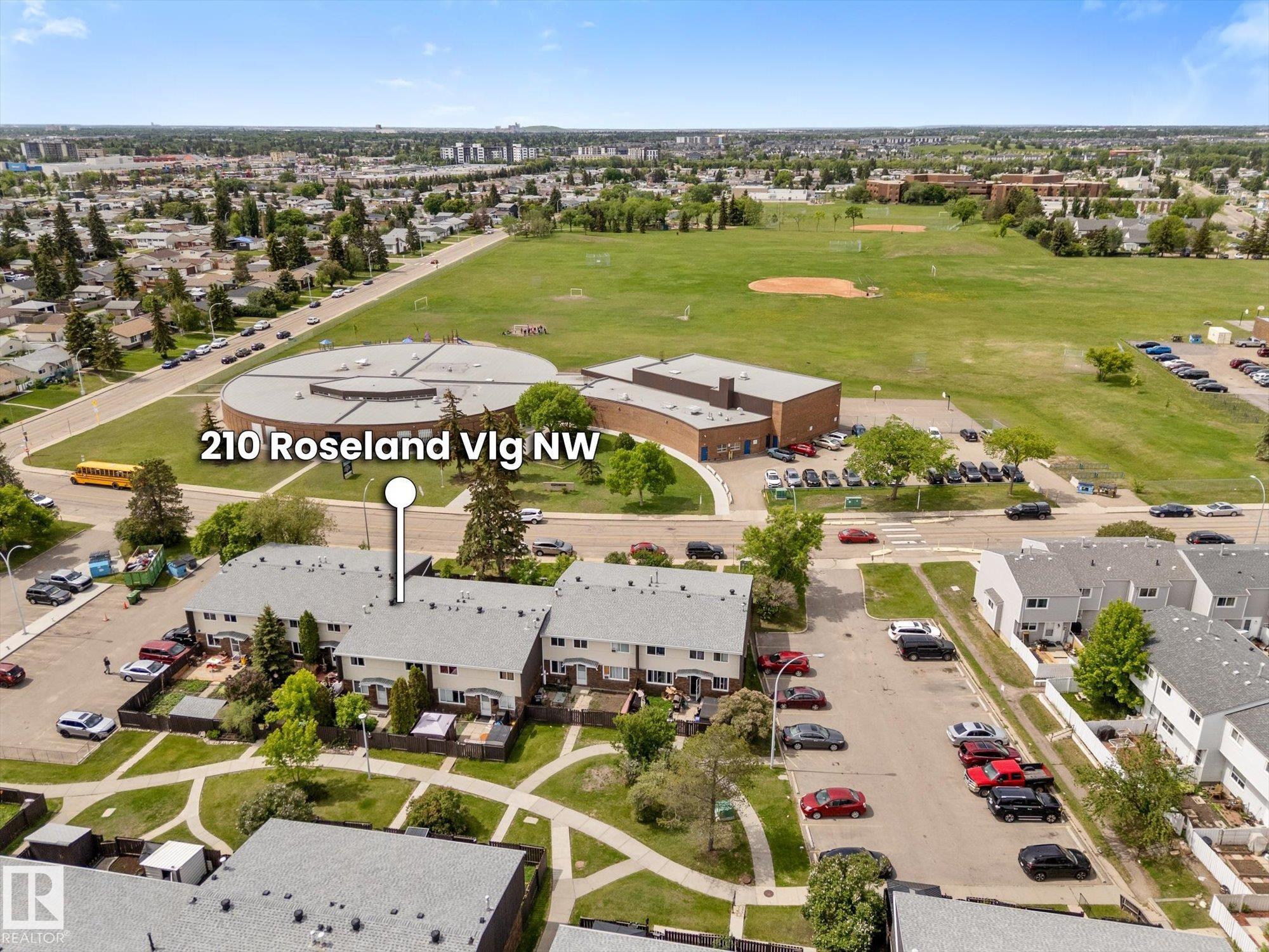 210 Roseland Village NW, Northmount, Edmonton