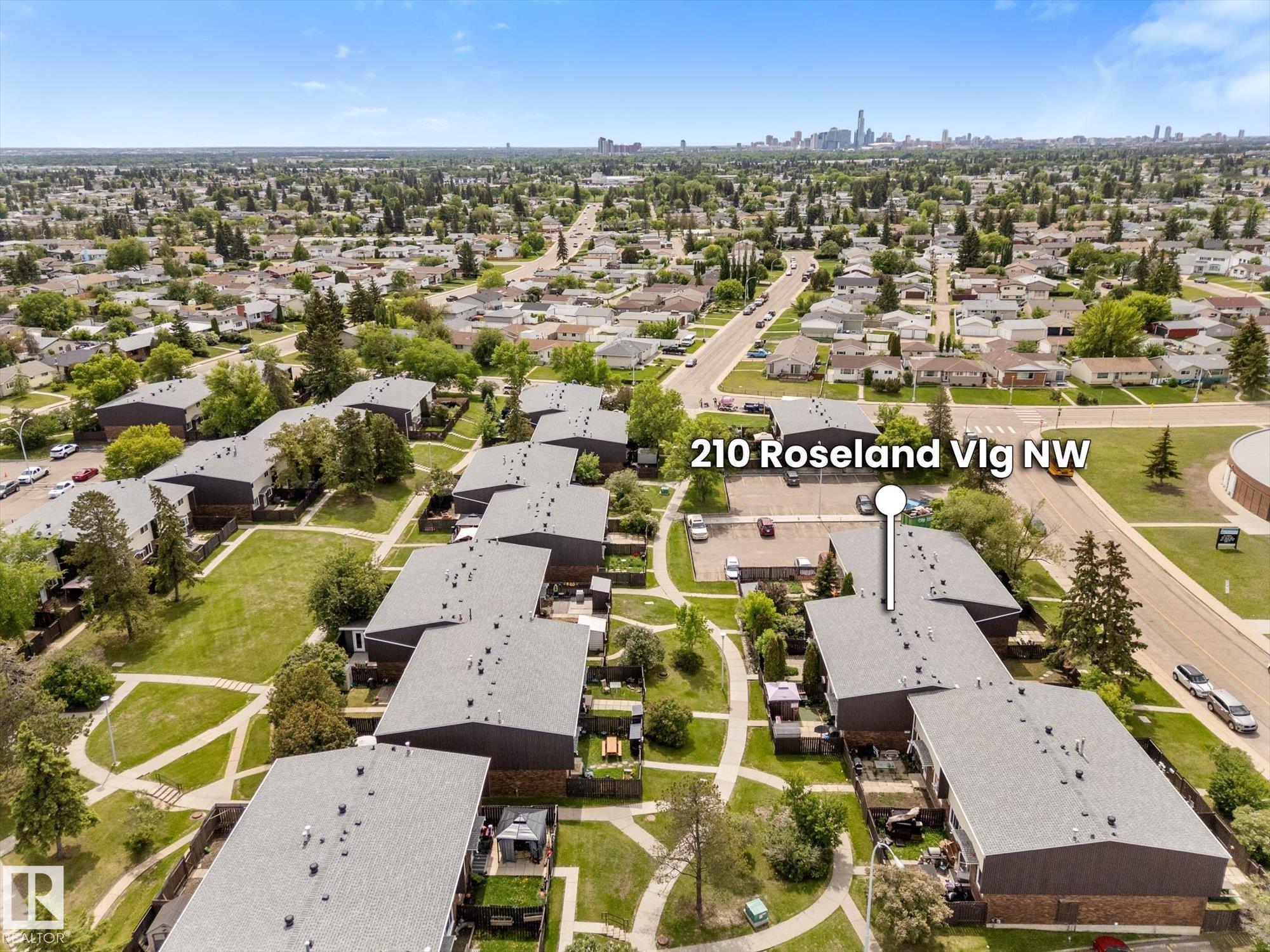 210 Roseland Village NW, Northmount, Edmonton