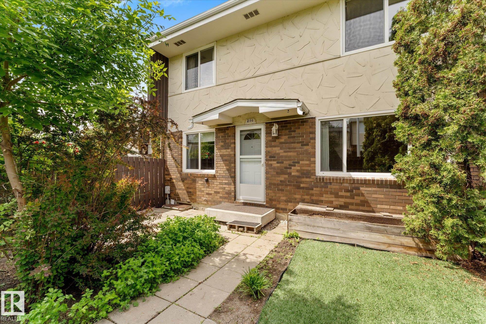 Photo 6 at 210 Roseland Village NW, Northmount, Edmonton